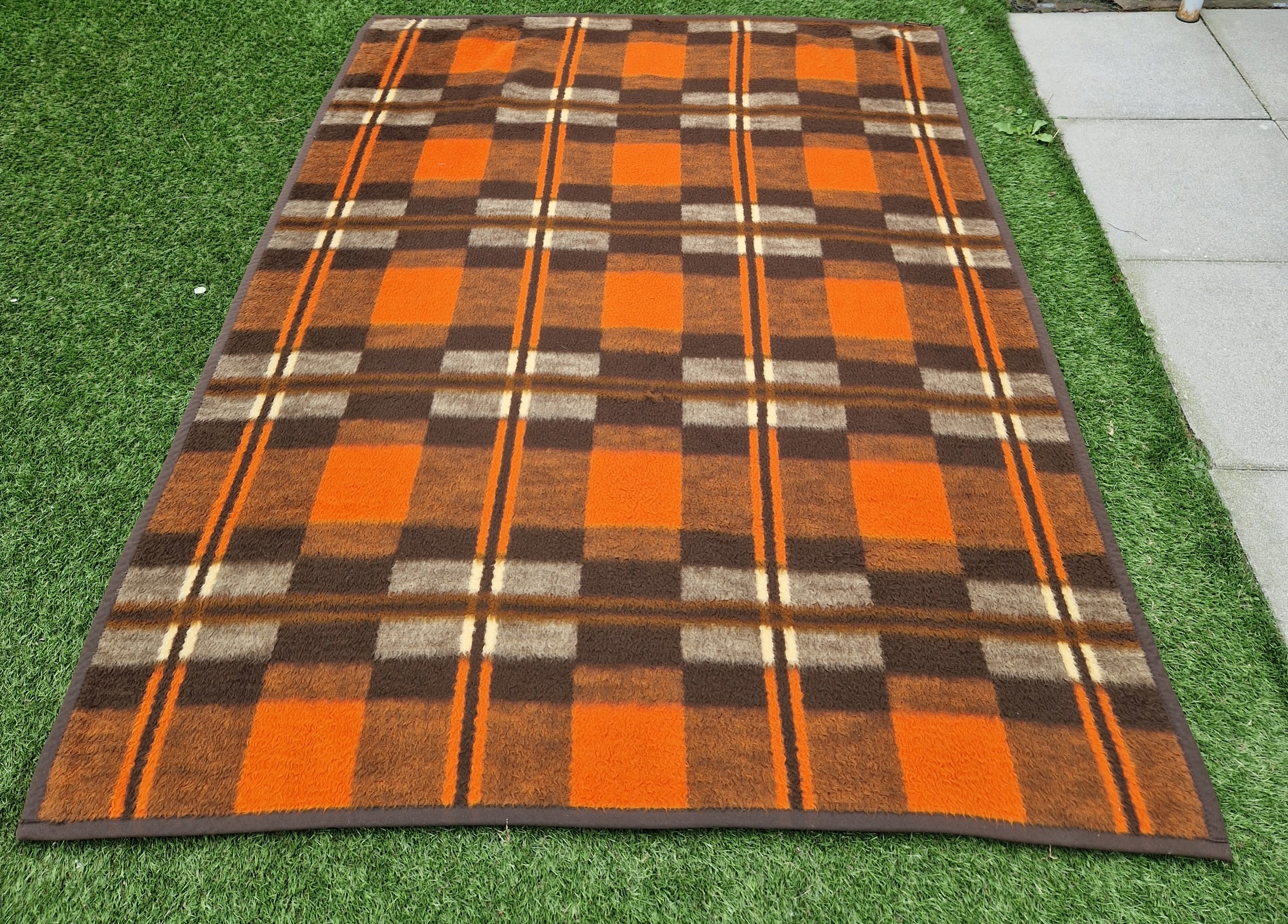 Vintage Ibena Dolan bruin oranje geruite deken
