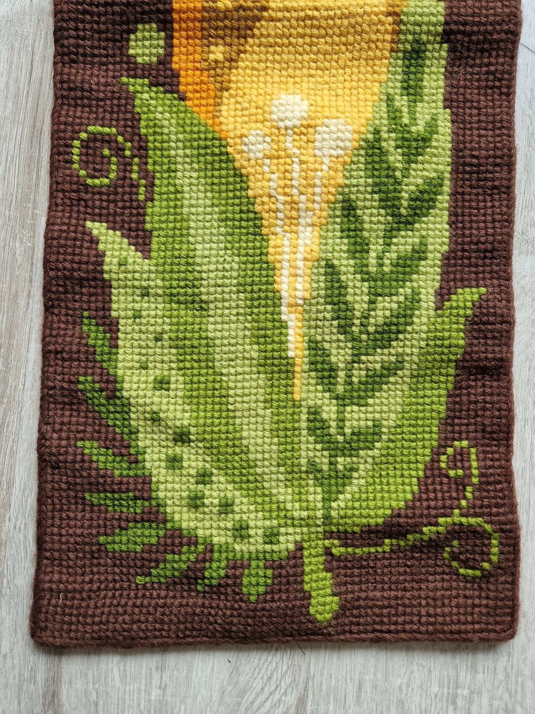 Jaren 70 handgeborduurd wandkleed