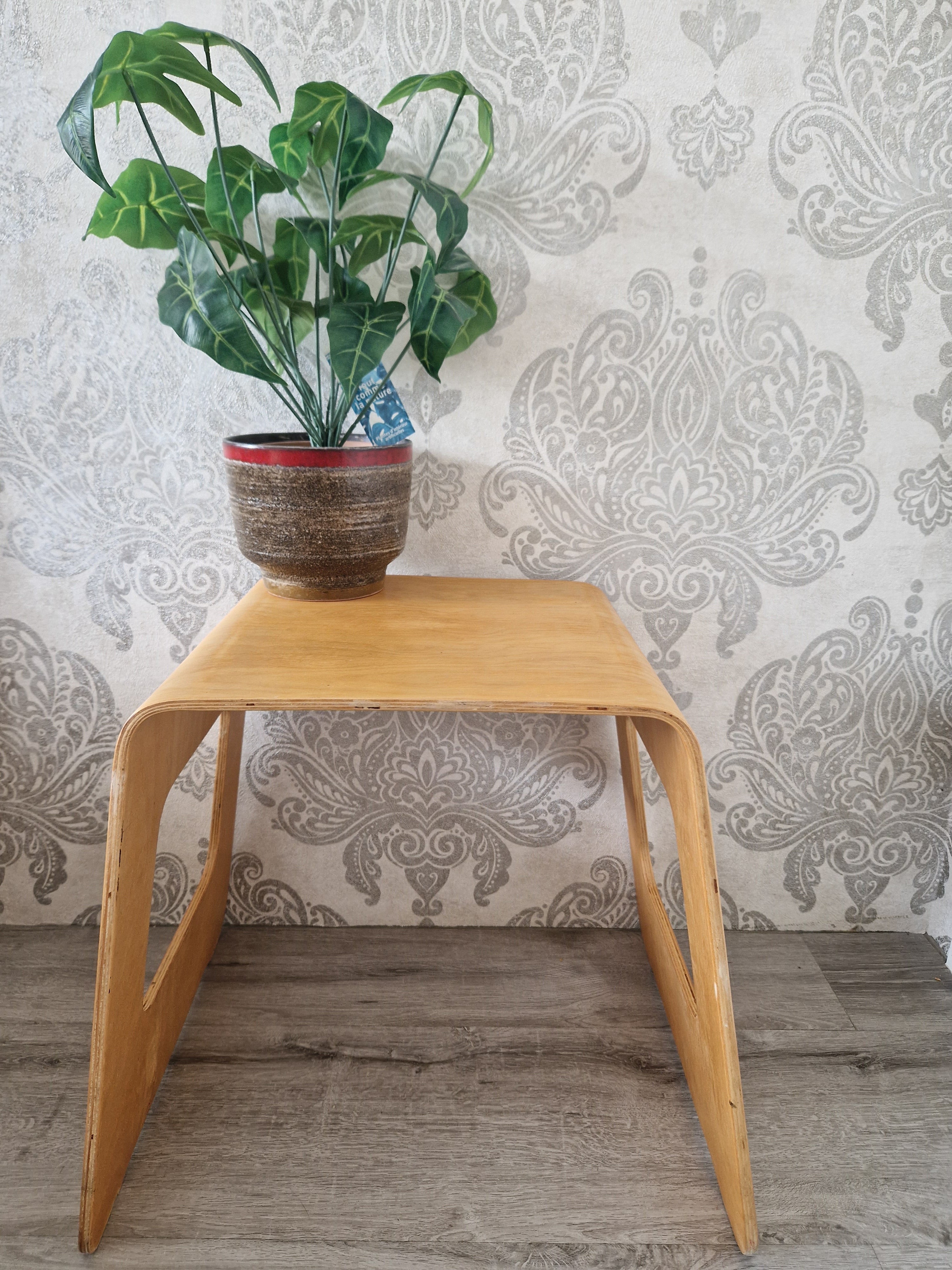 Ikea Benjamin plywood bijzettafel krukje Lisa Norinder