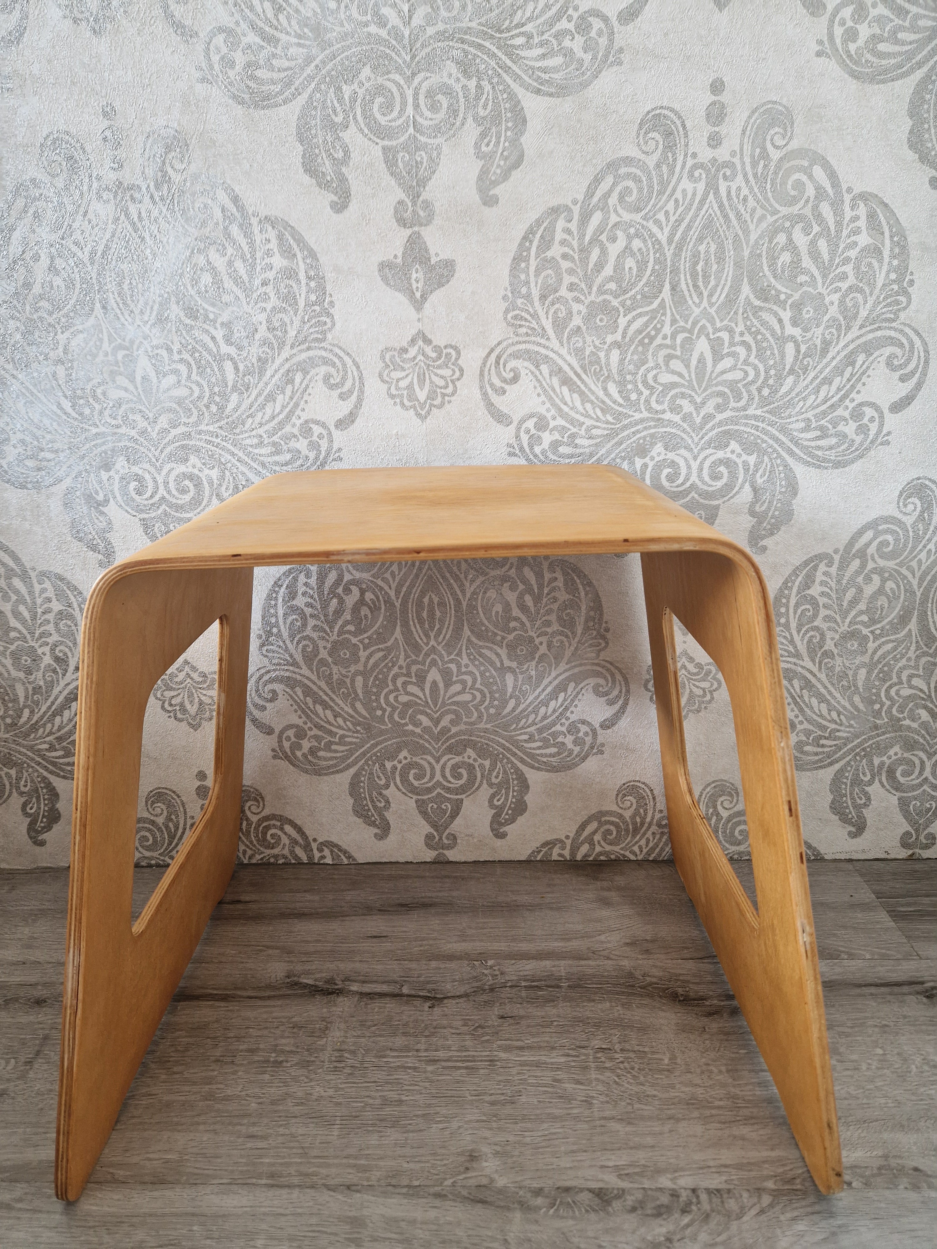 Ikea Benjamin plywood bijzettafel krukje Lisa Norinder