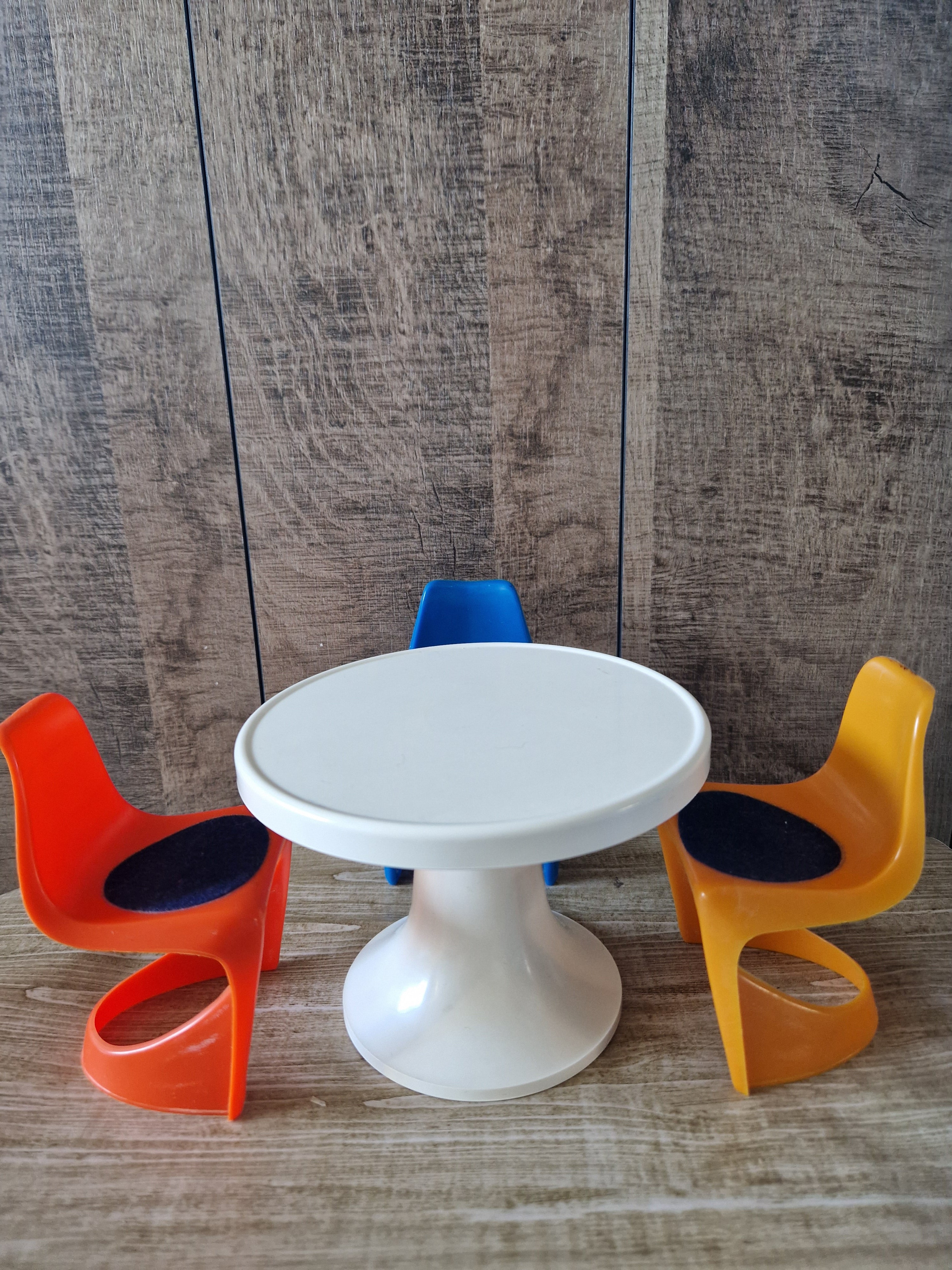 Vintage "CADO" Barbie stoelen + tafel