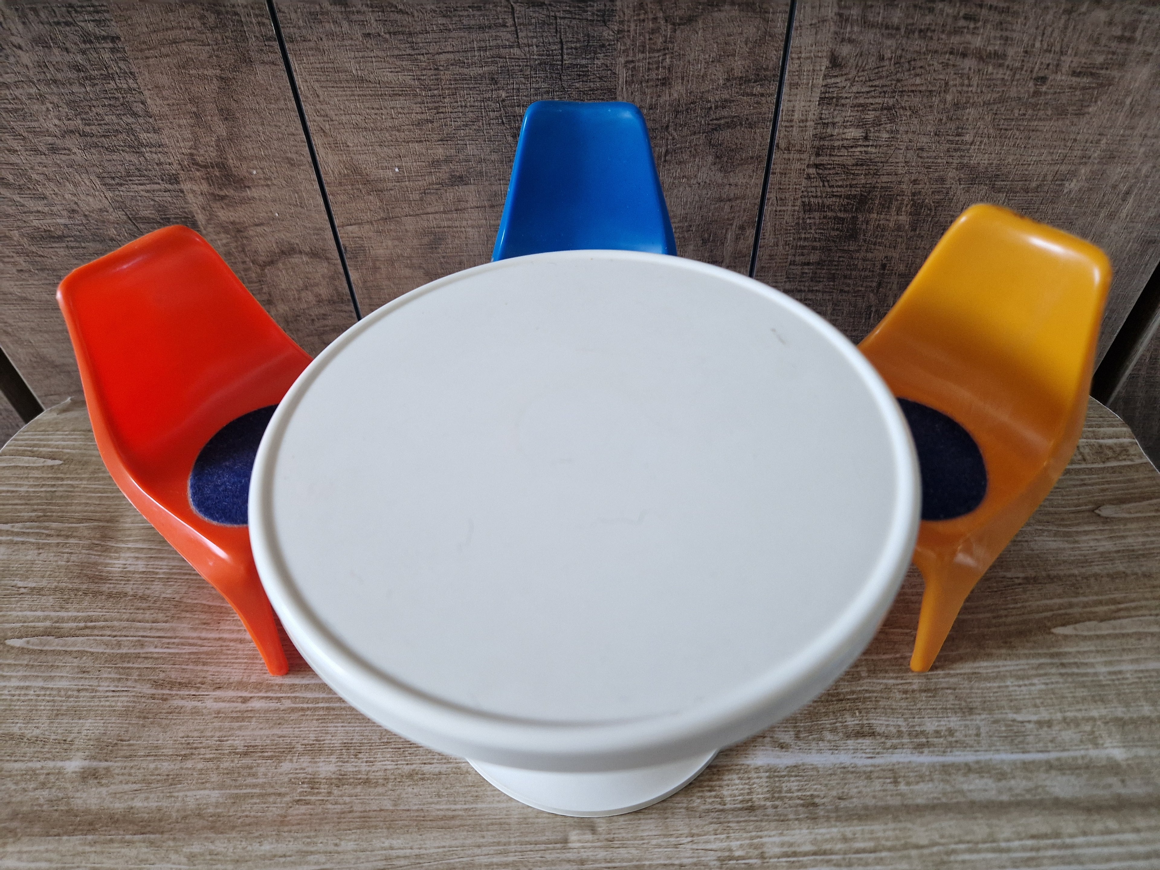 Vintage "CADO" Barbie stoelen + tafel