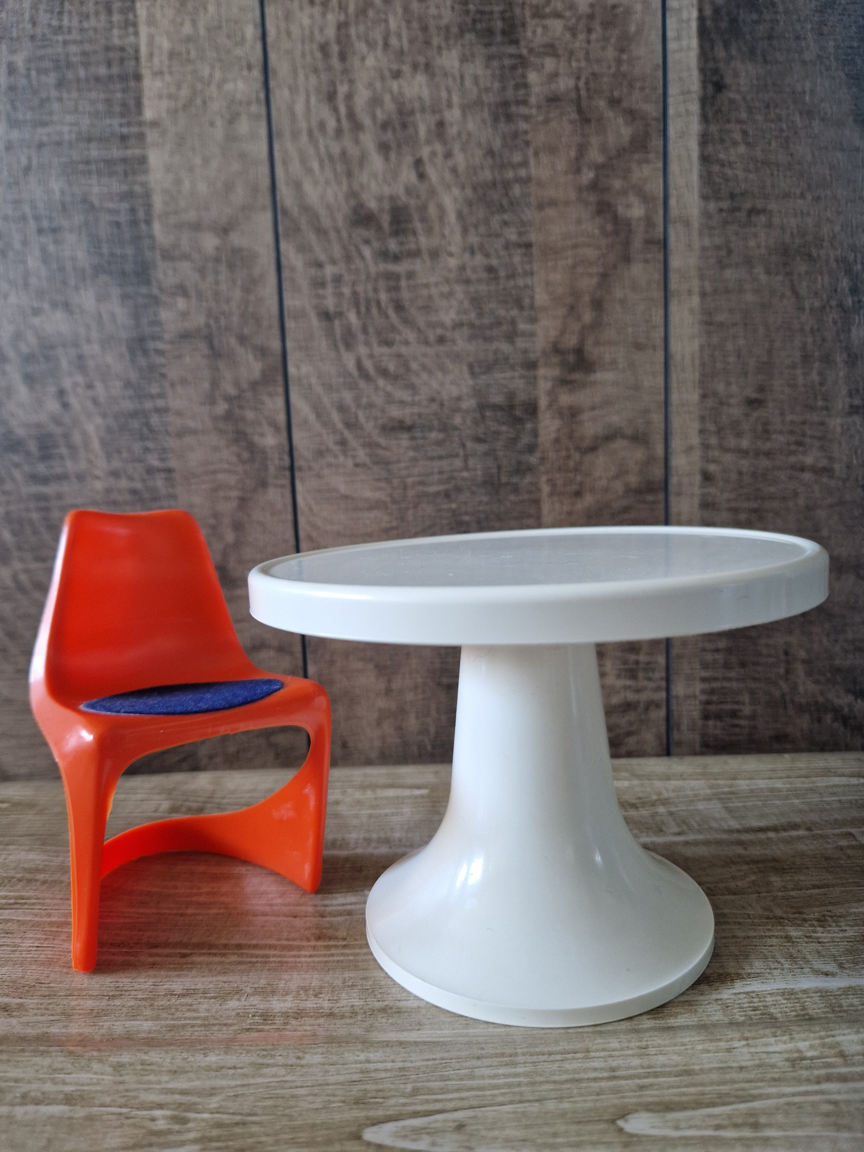 Vintage "CADO" Barbie stoelen + tafel