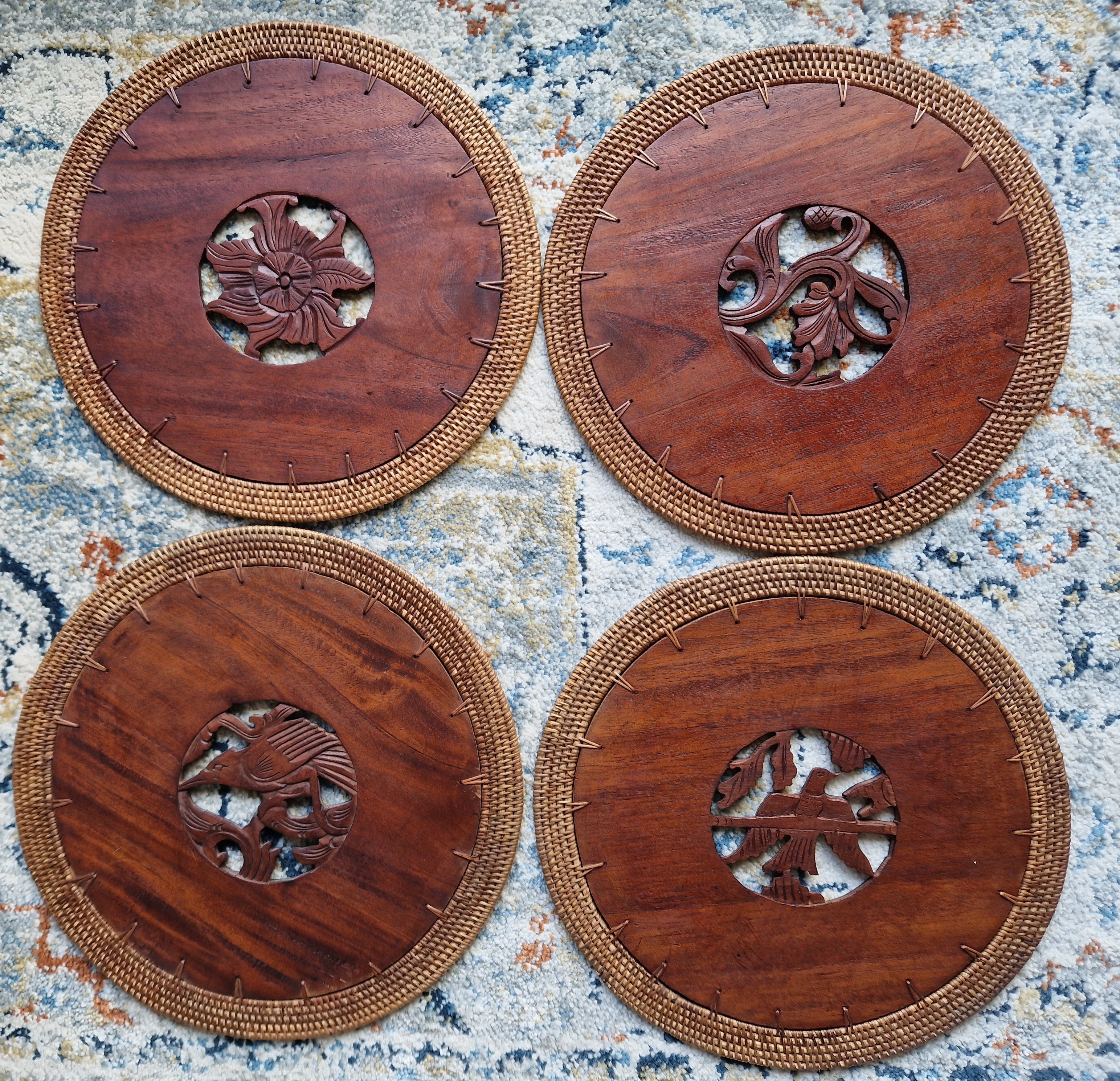 Vintage houten onderzetters met rieten rand