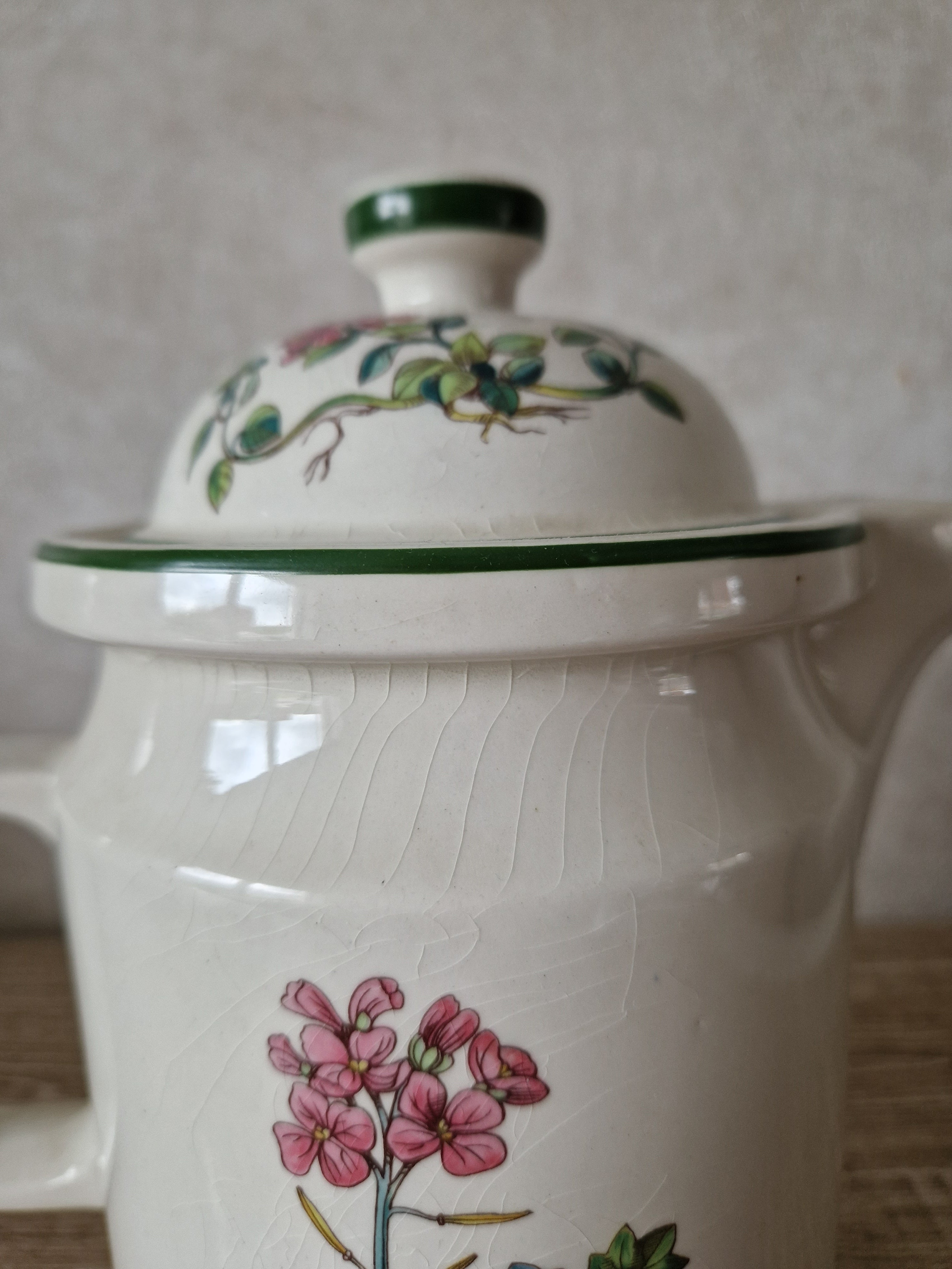 Florabunda Wedgwood koffiepot