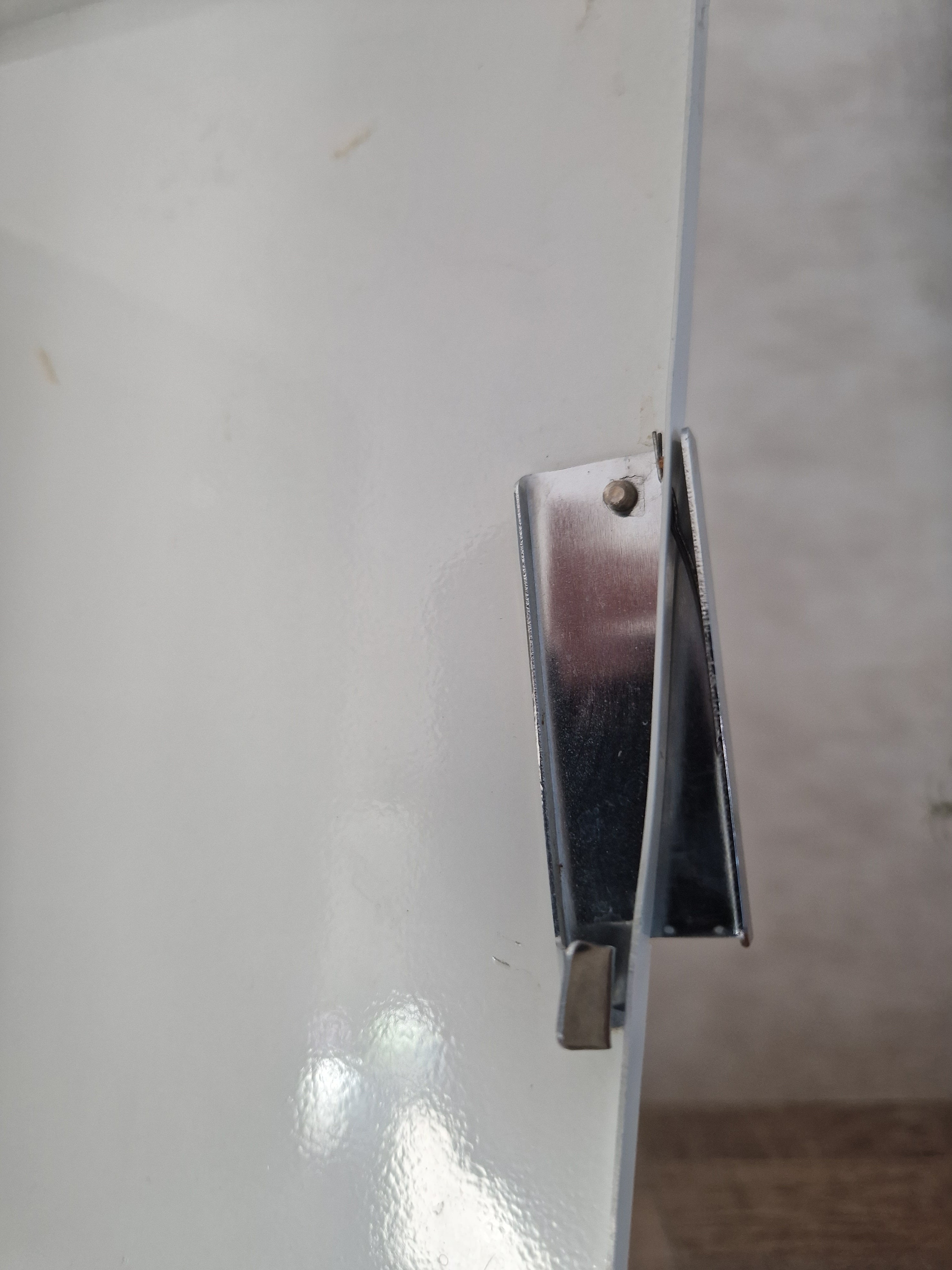 Brabantia wit metalen medicijnkastje