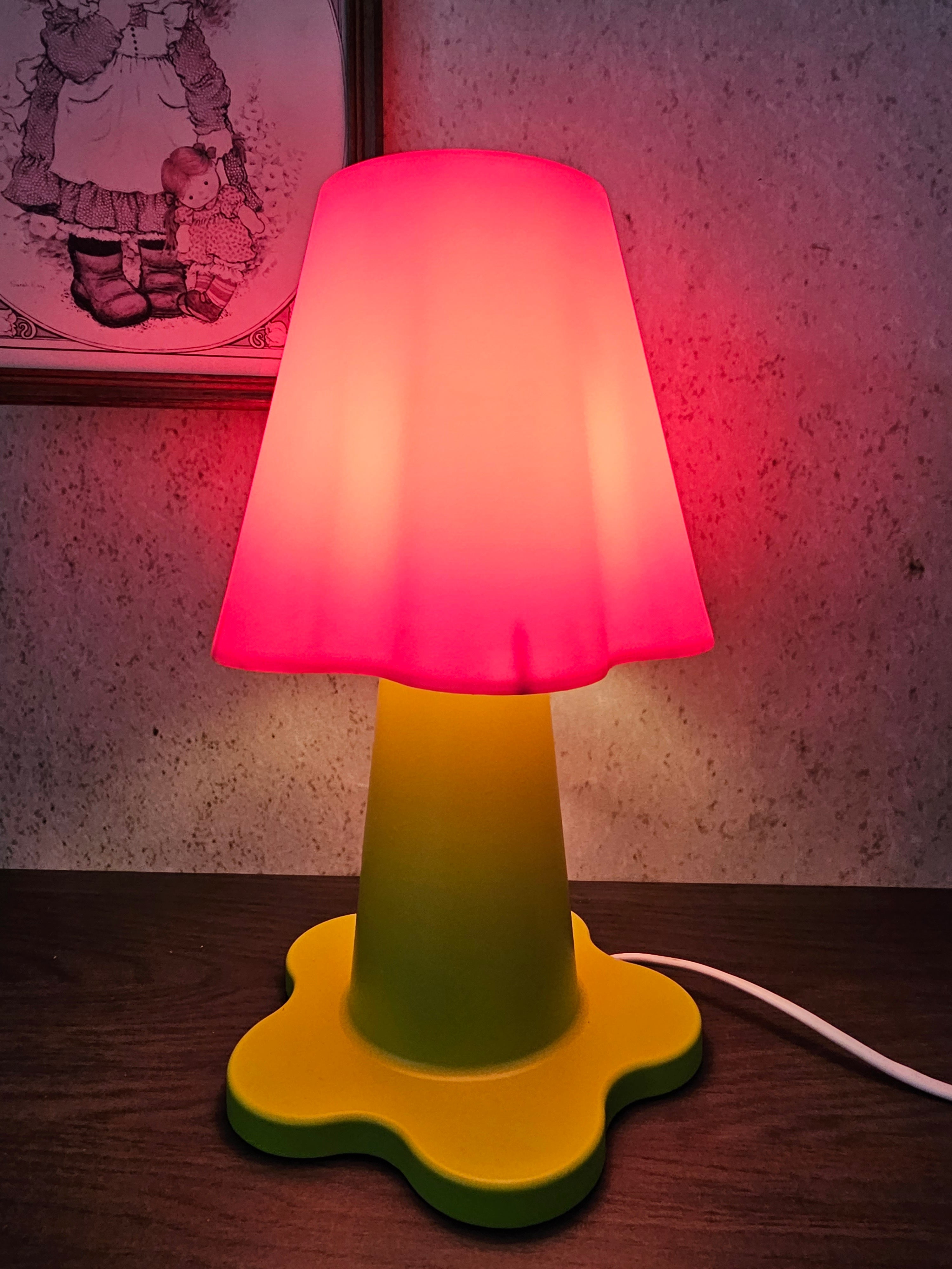 Ikea Mammut nachtlampje fuchsia cyclaam bloem