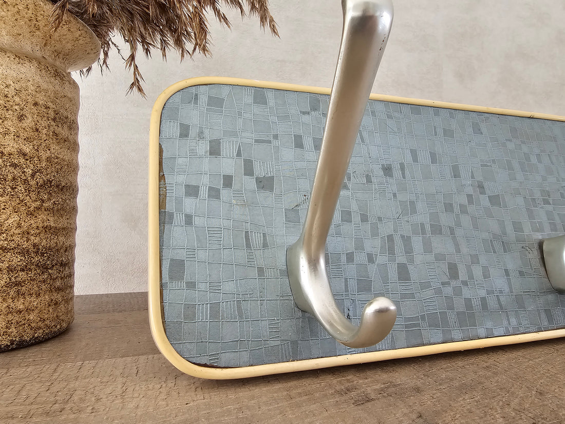 Jaren 60 wandkapstok met dubbele haken