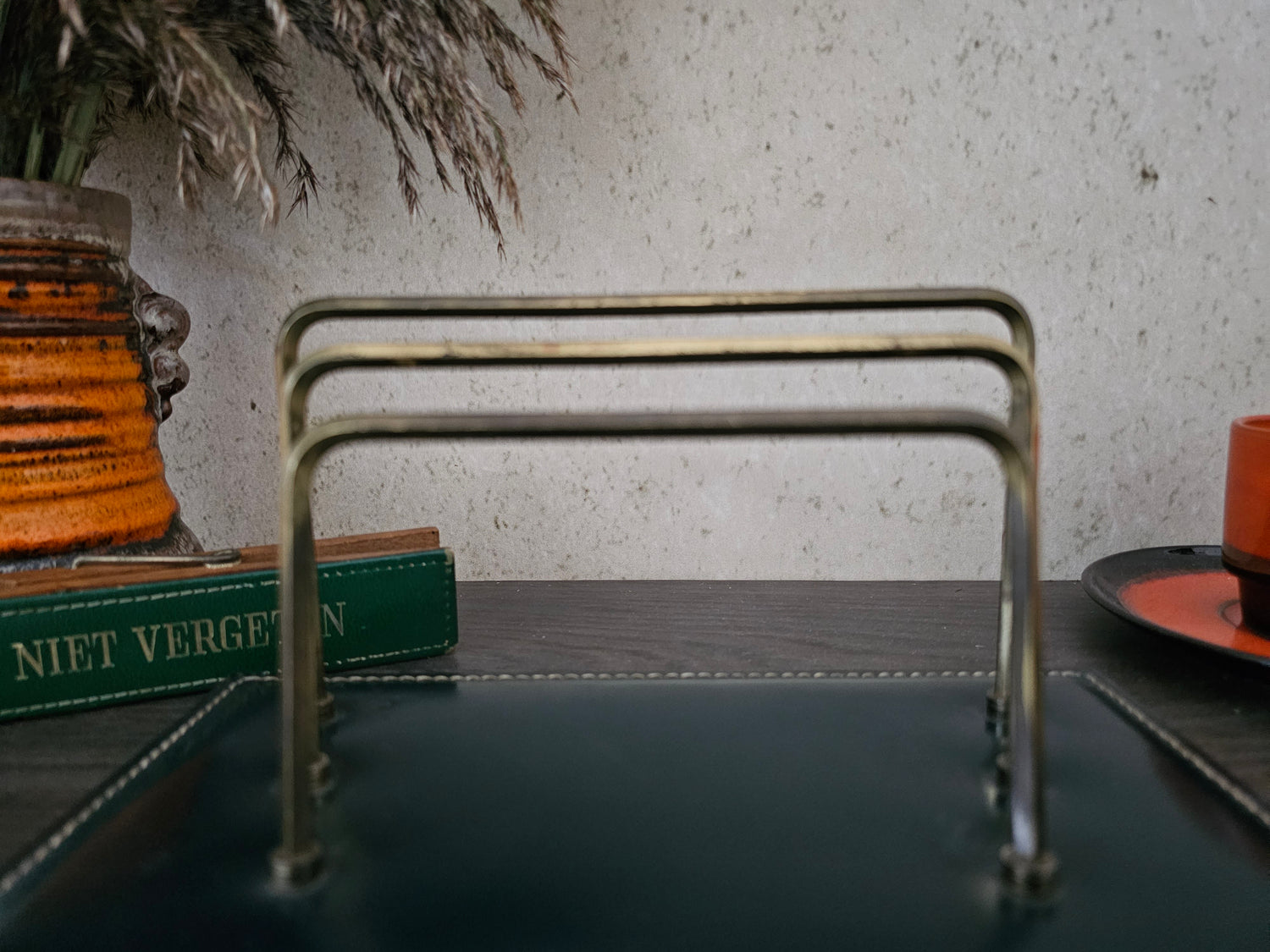 Stijlvolle brievenhouder van Jacques Adnet