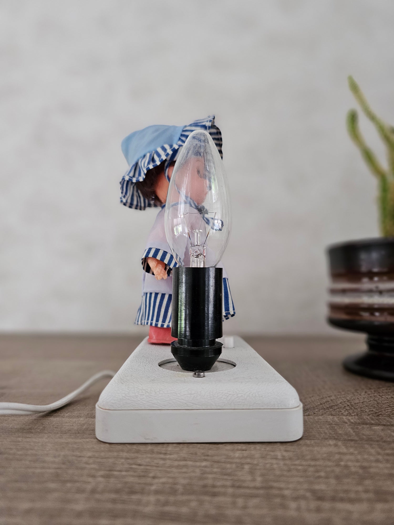 Vintage (nacht) lampje met popje