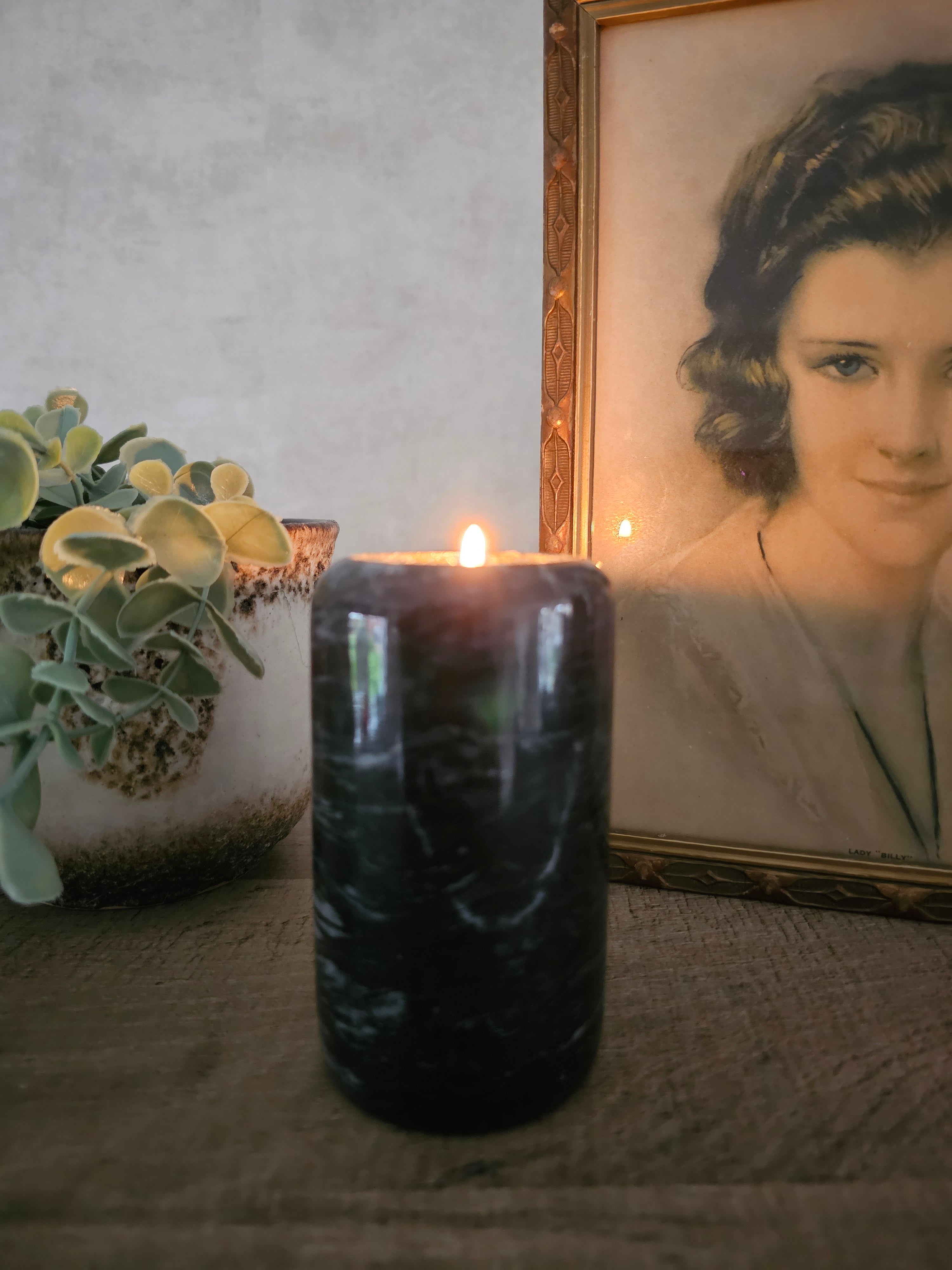 Zwarte marmeren kandelaar