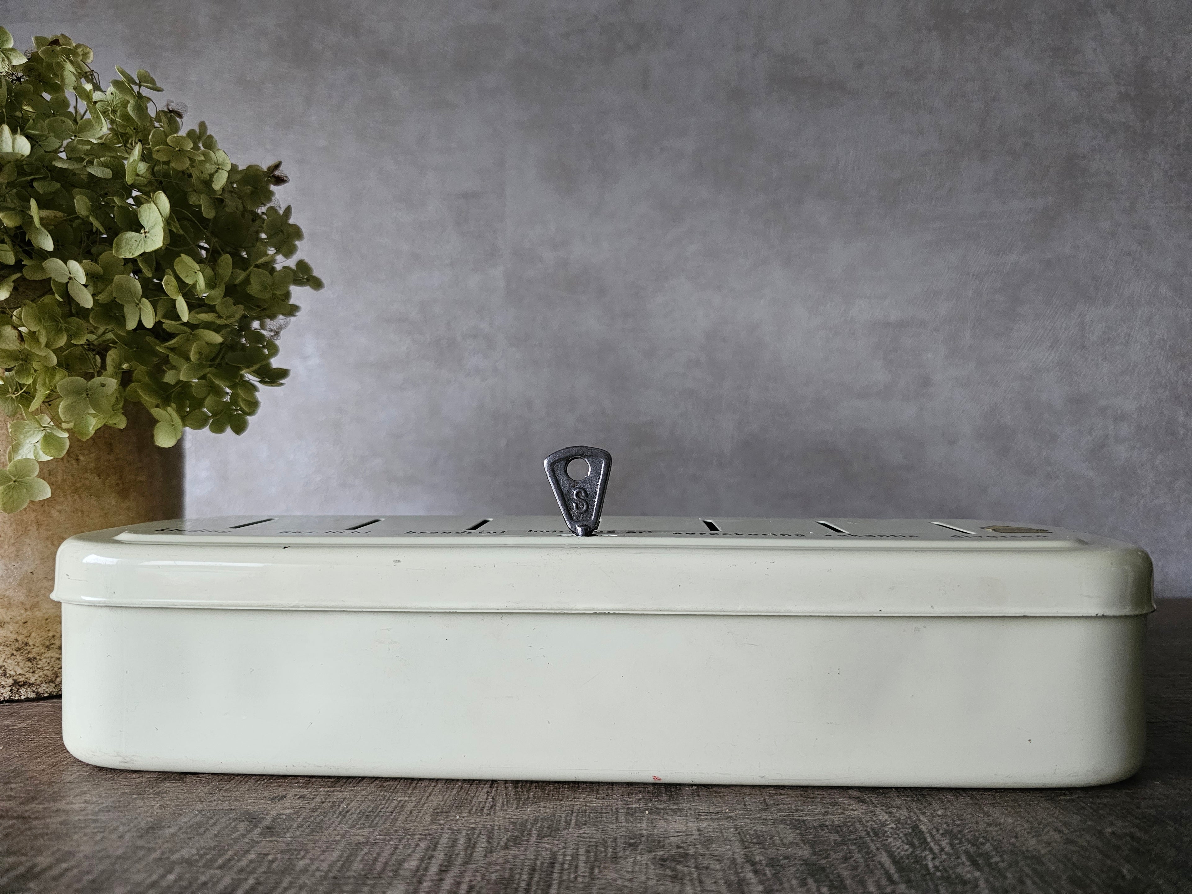 Brabantia cremewitte huishoud spaarblik