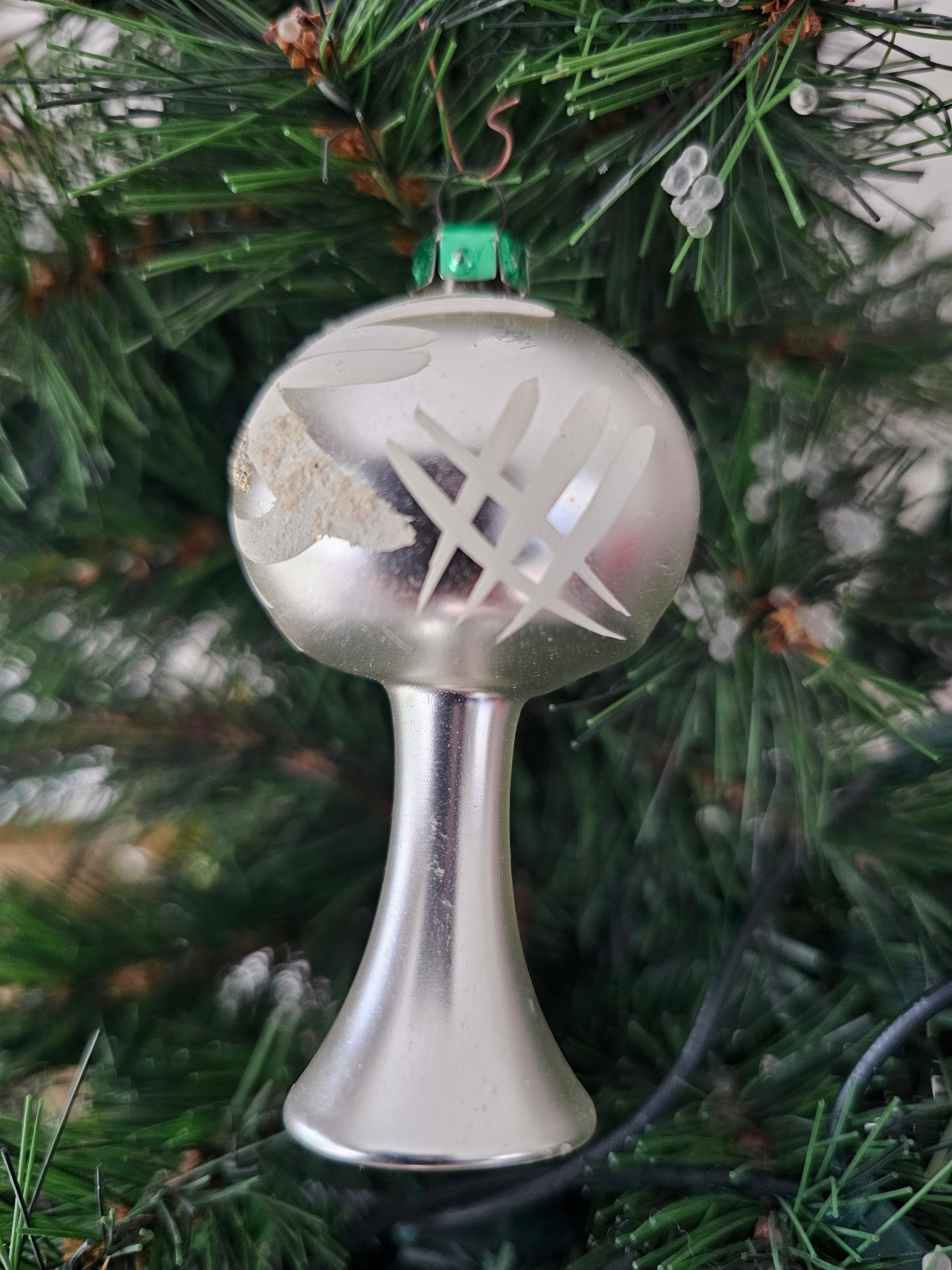 Zilveren kerstbal jaren 50