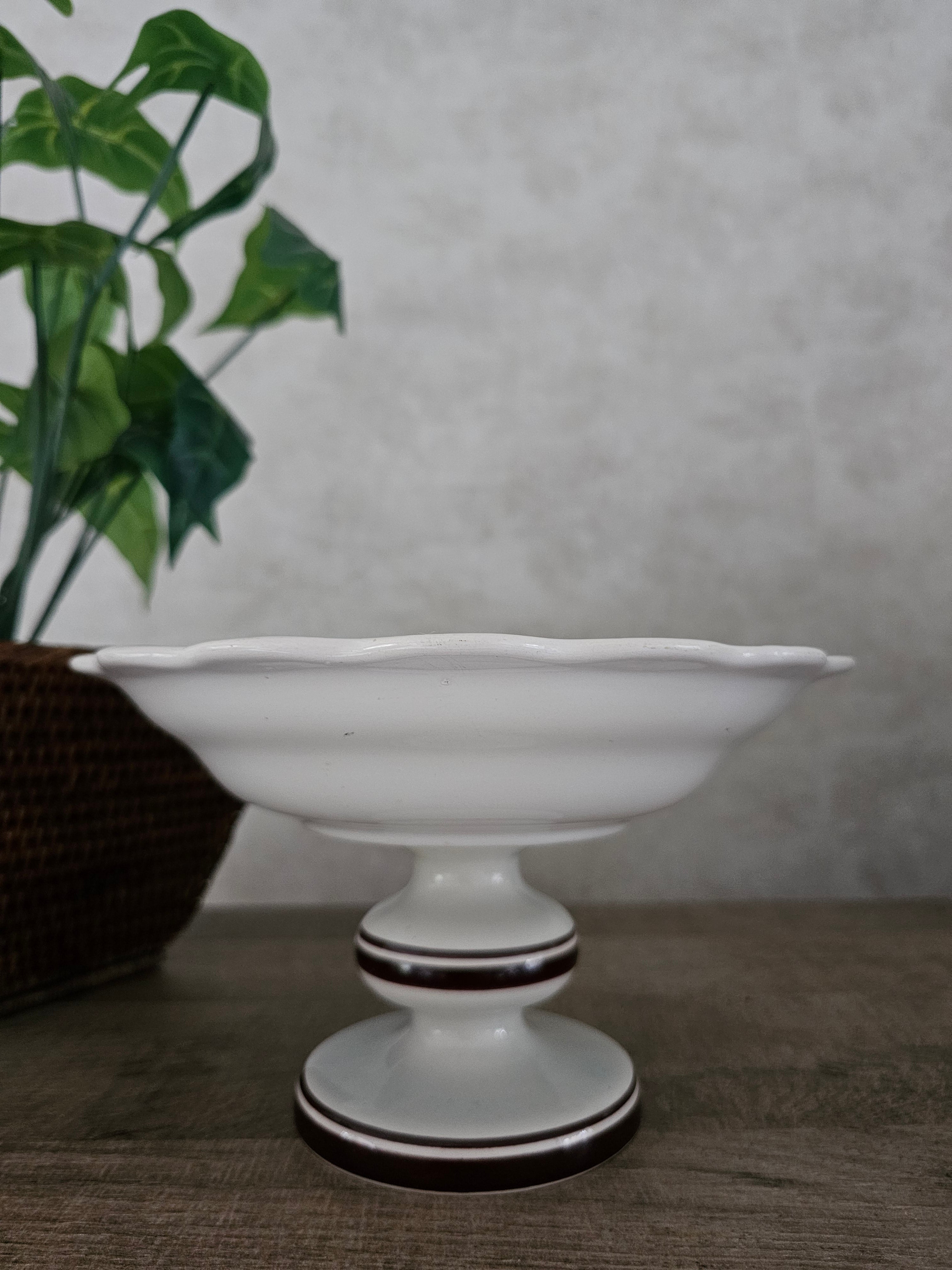 Flora Gouda keramiek Holland (fruit) schaal op voet