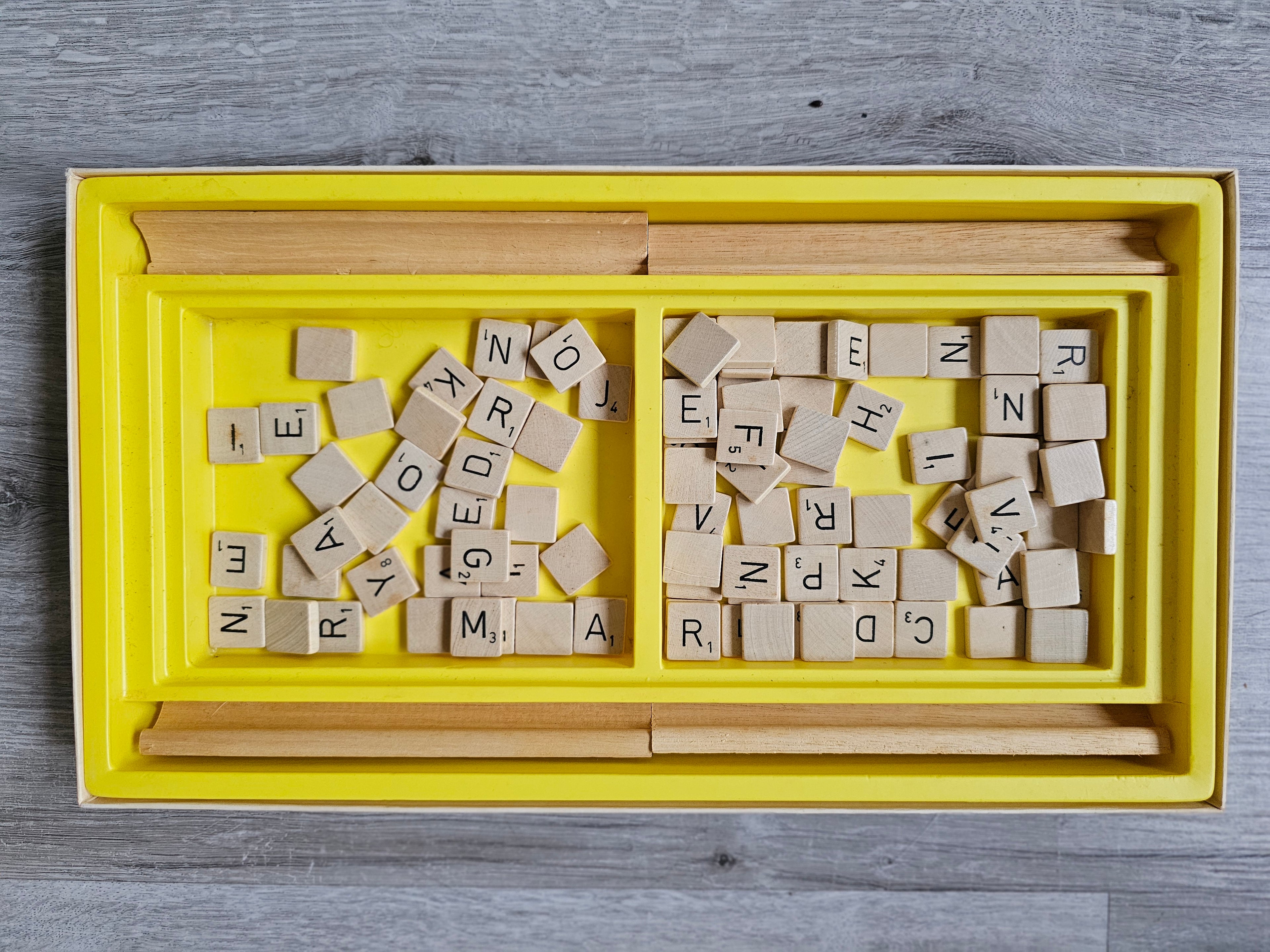 Scrabble Nederlandse uitvoering houten blokjes