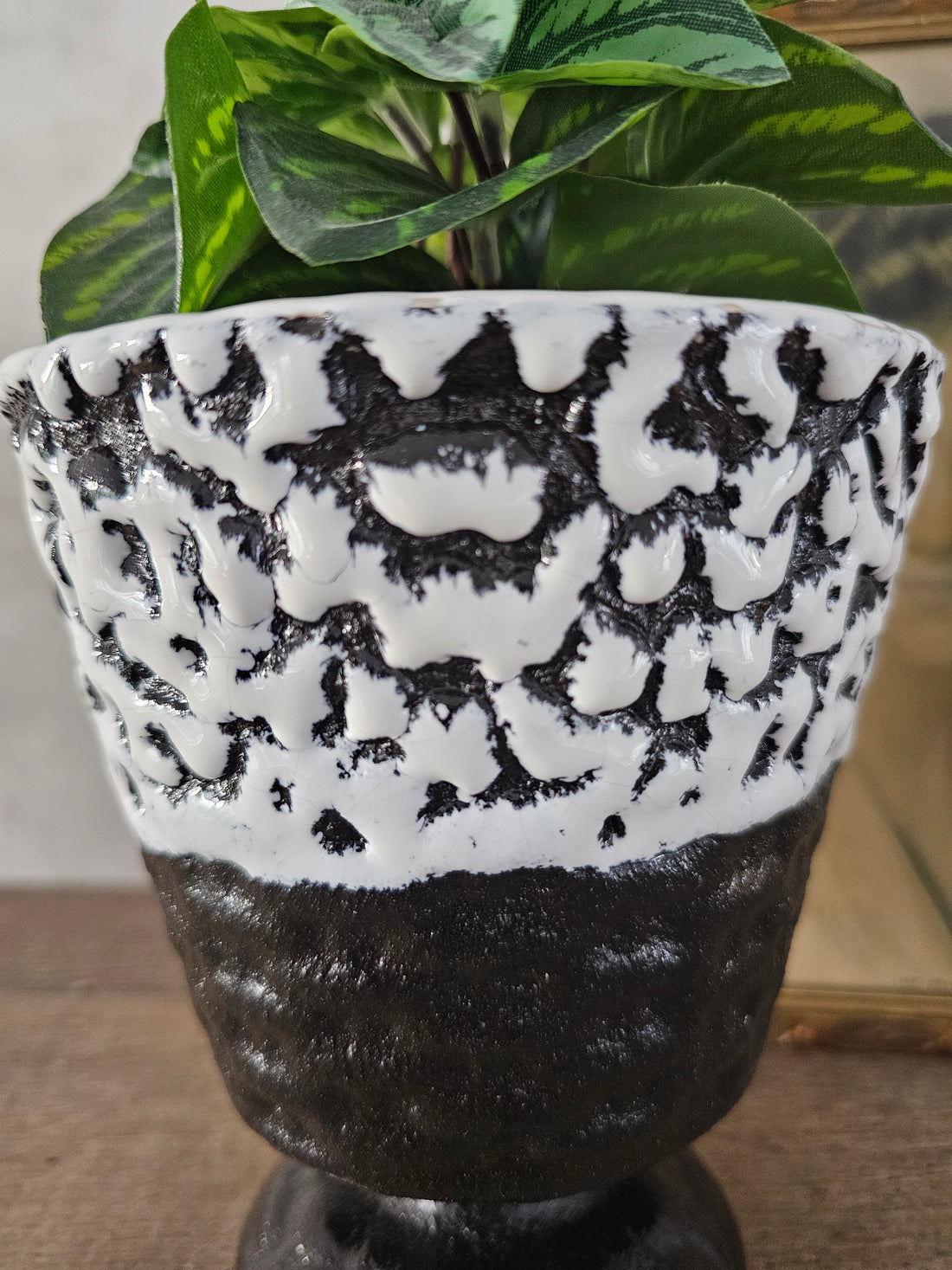 Retro bloempot zwart wit fat lava