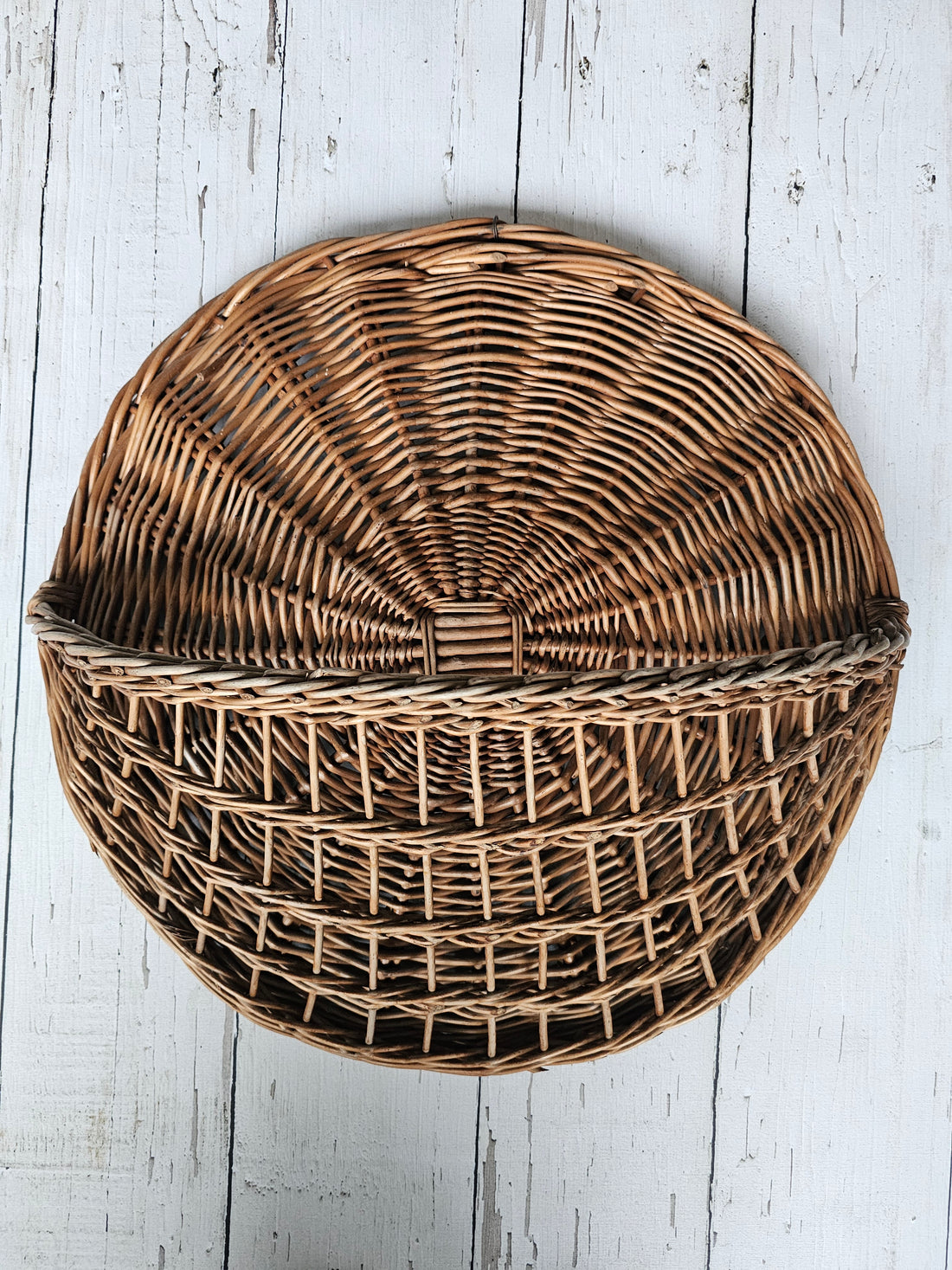 Rieten wanddecoratie mand