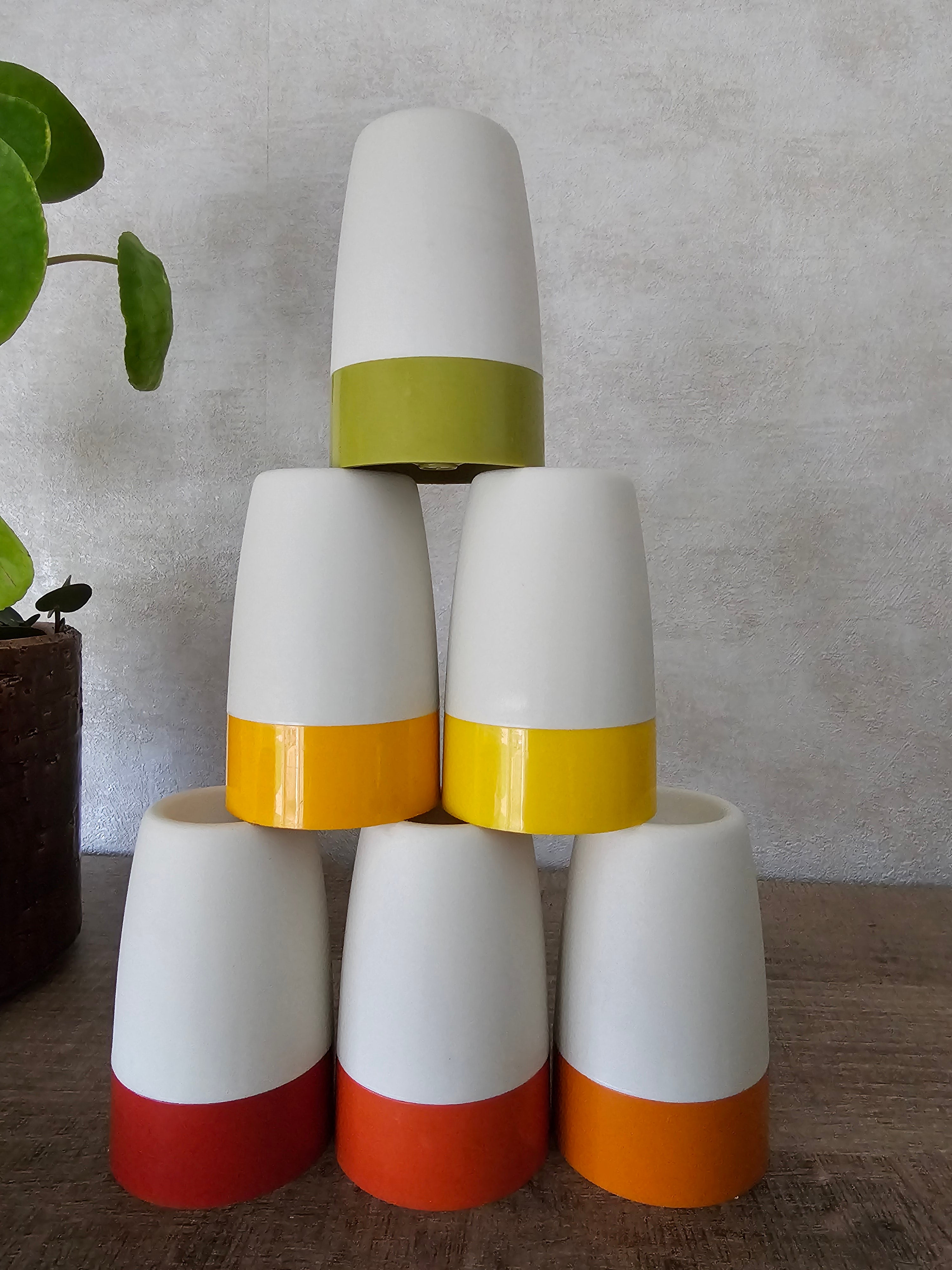 Tupperware eierdopjes gekleurd