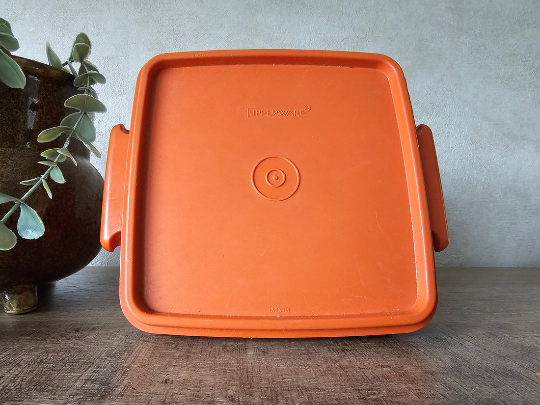 Tupperware oranje vierkante trommel