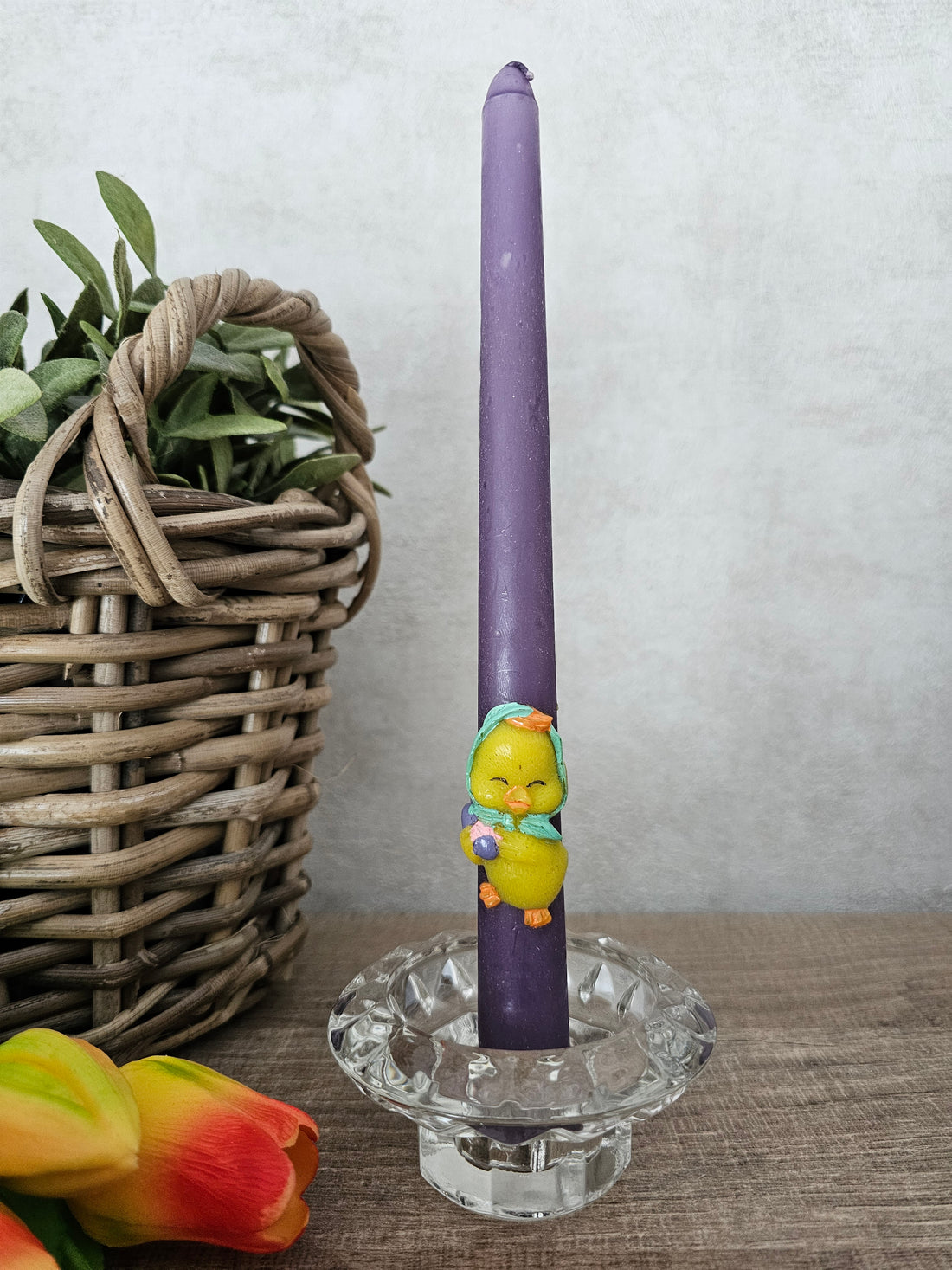 Paarse kaarsen met kuikens