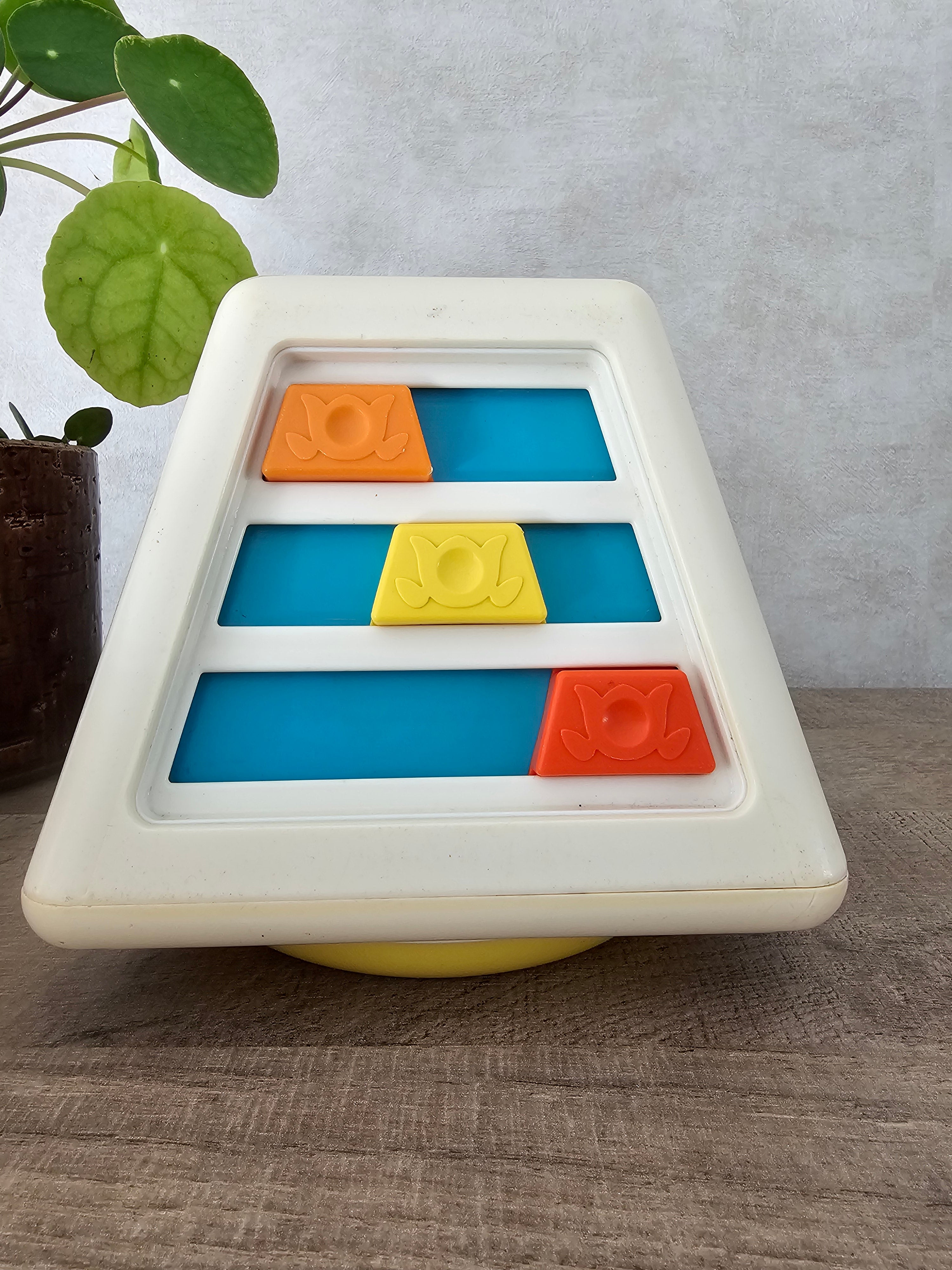Fisher Price – Turn and Learn Baby Activity Center Spinning Toy.