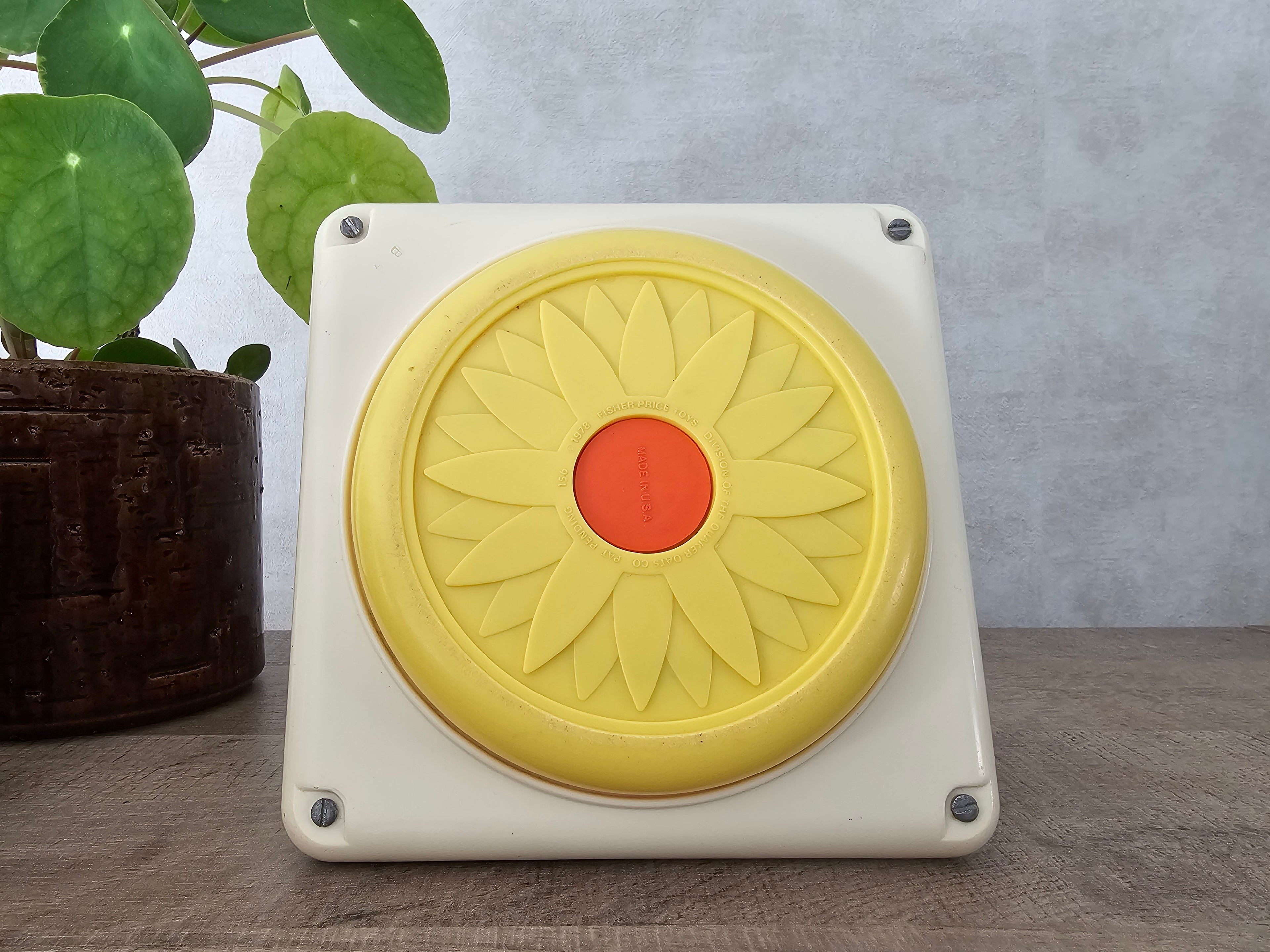 Fisher Price – Turn and Learn Baby Activity Center Spinning Toy.