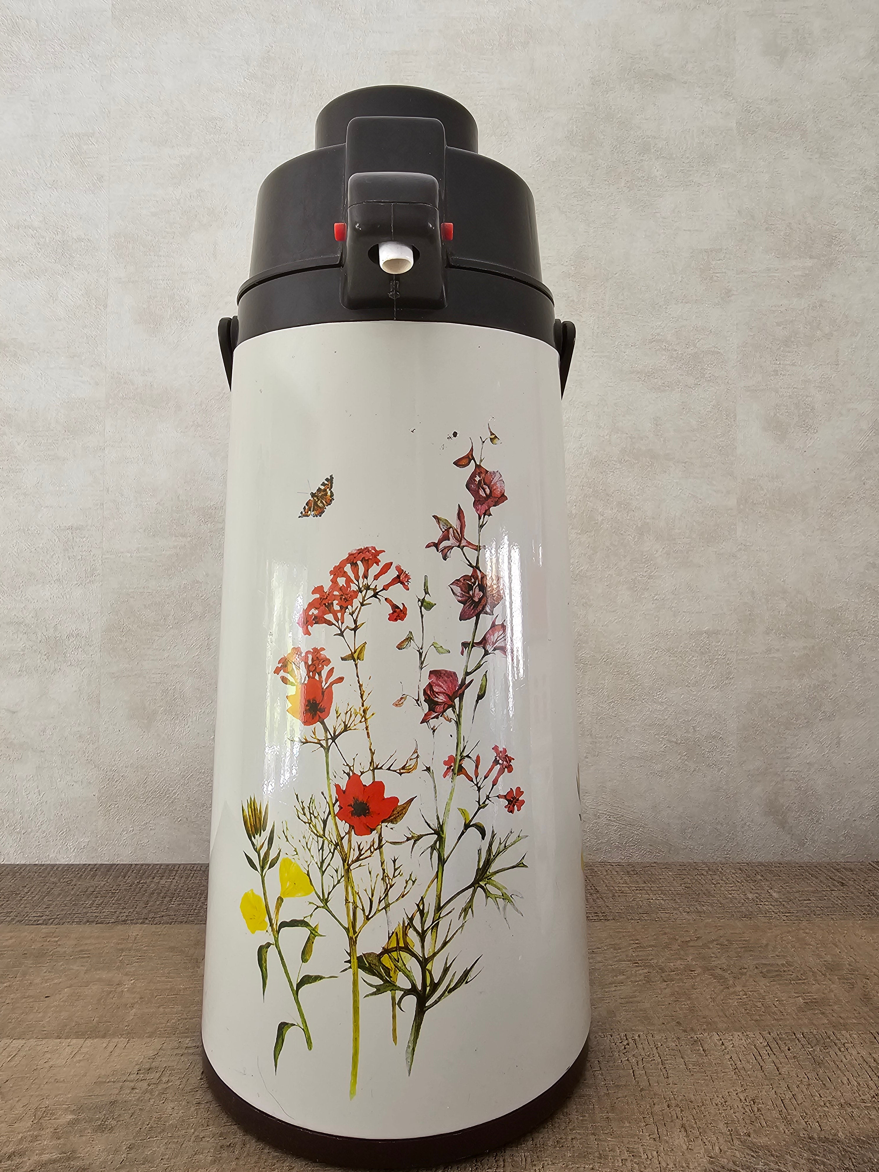 Vintage thermoskan wilde bloemen