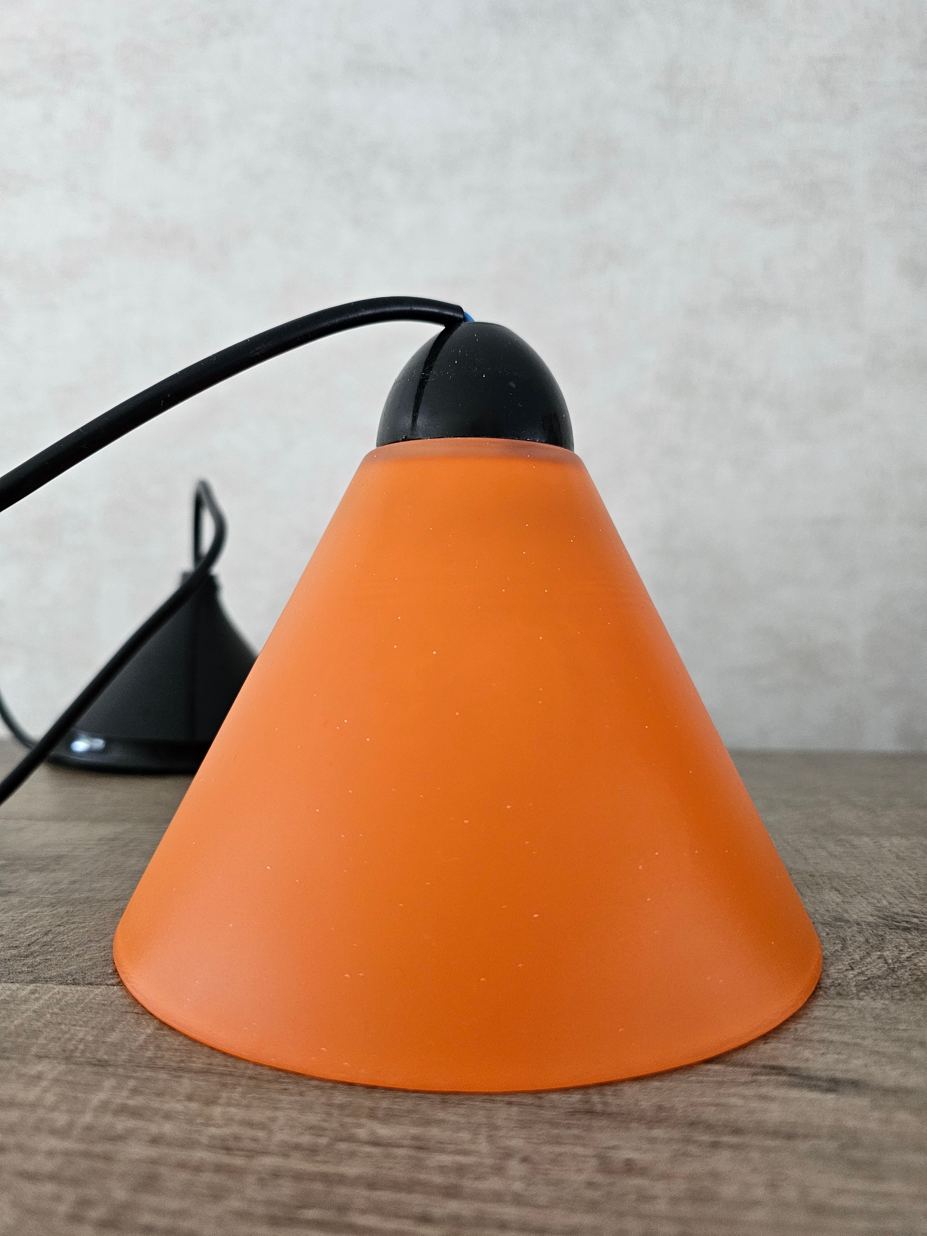 Massive oranje glazen lamp