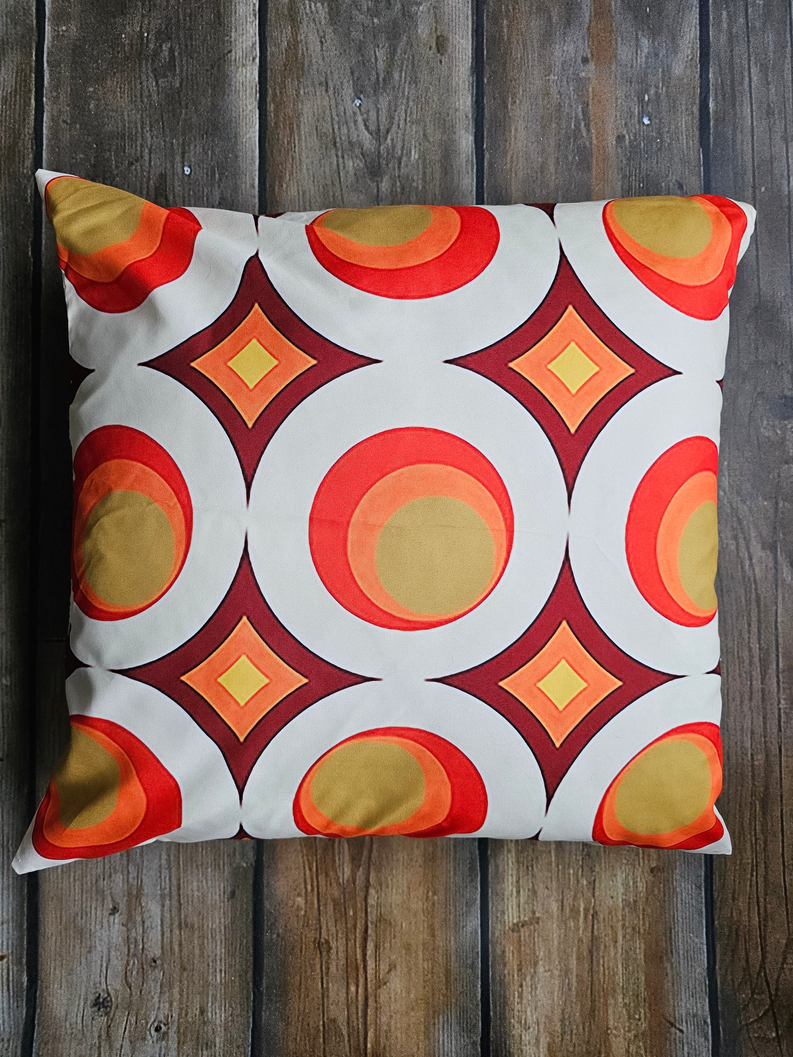 Retro kussenhoes oranje / goudkleurige cirkels