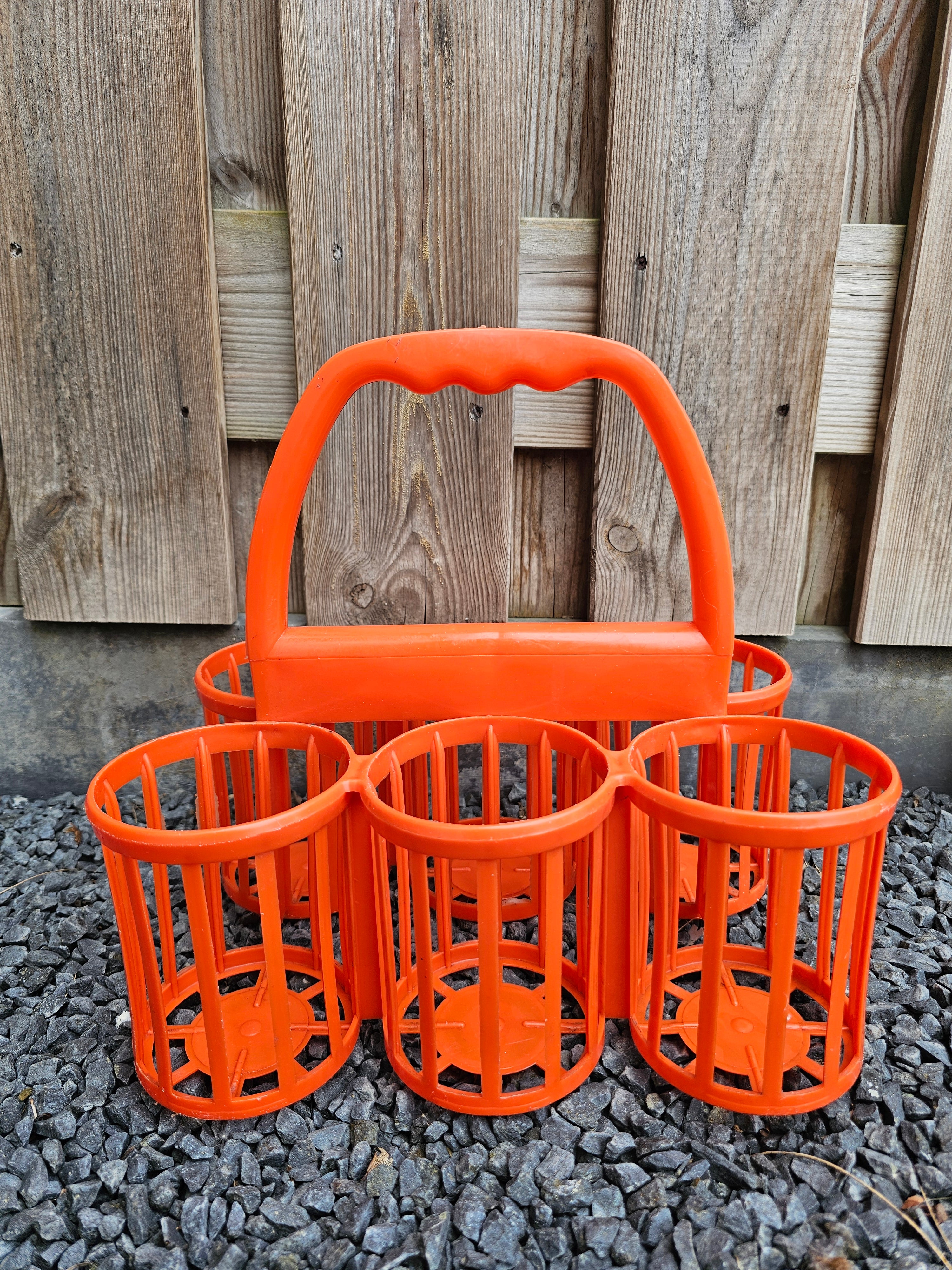 Oranje Curver flessenmand