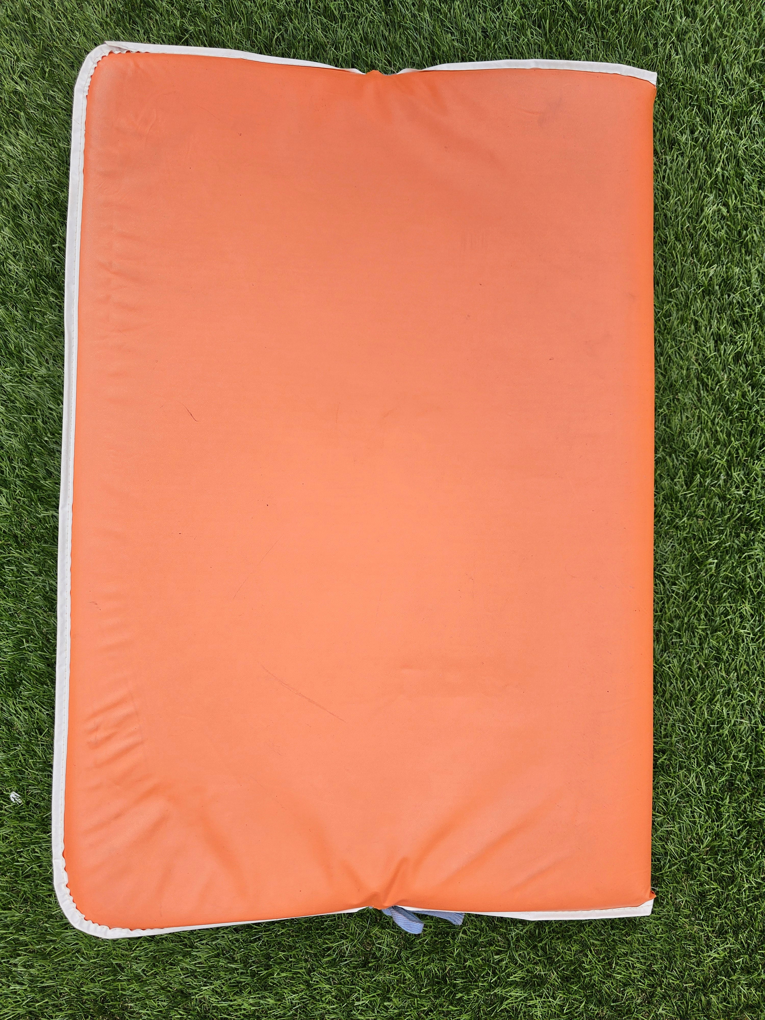 Vintage jaren 70 ligbed kussen oranje blauw gebloemd
