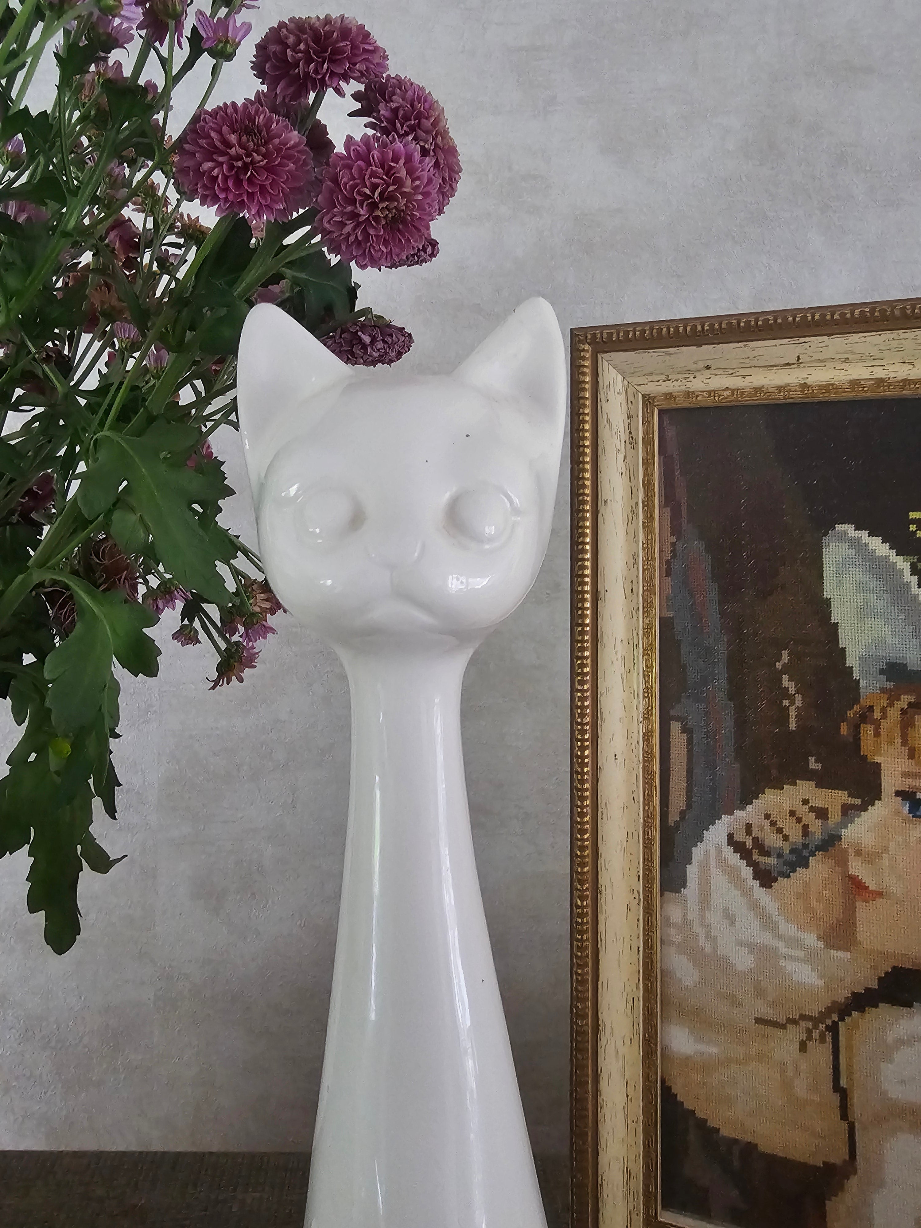 Vintage beeld witte langnek kat