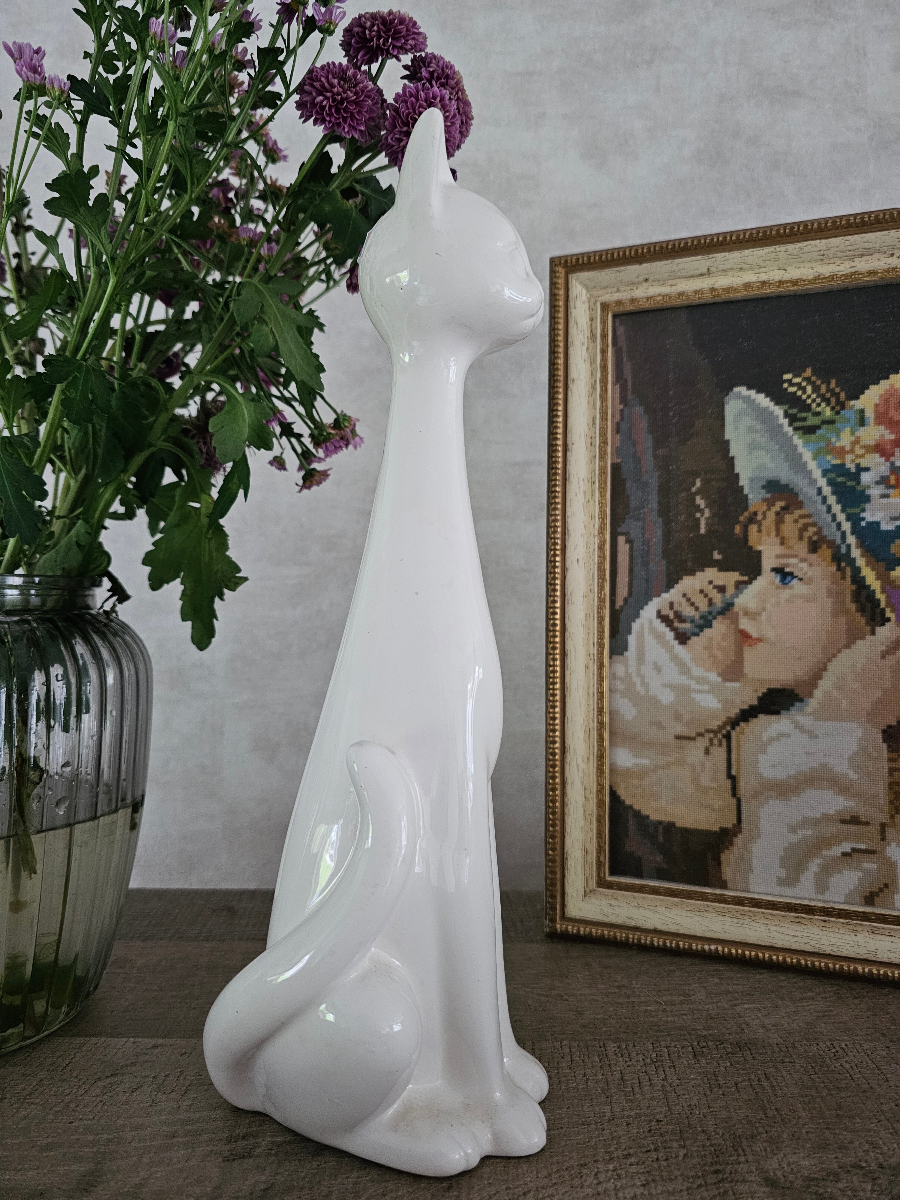 Vintage beeld witte langnek kat