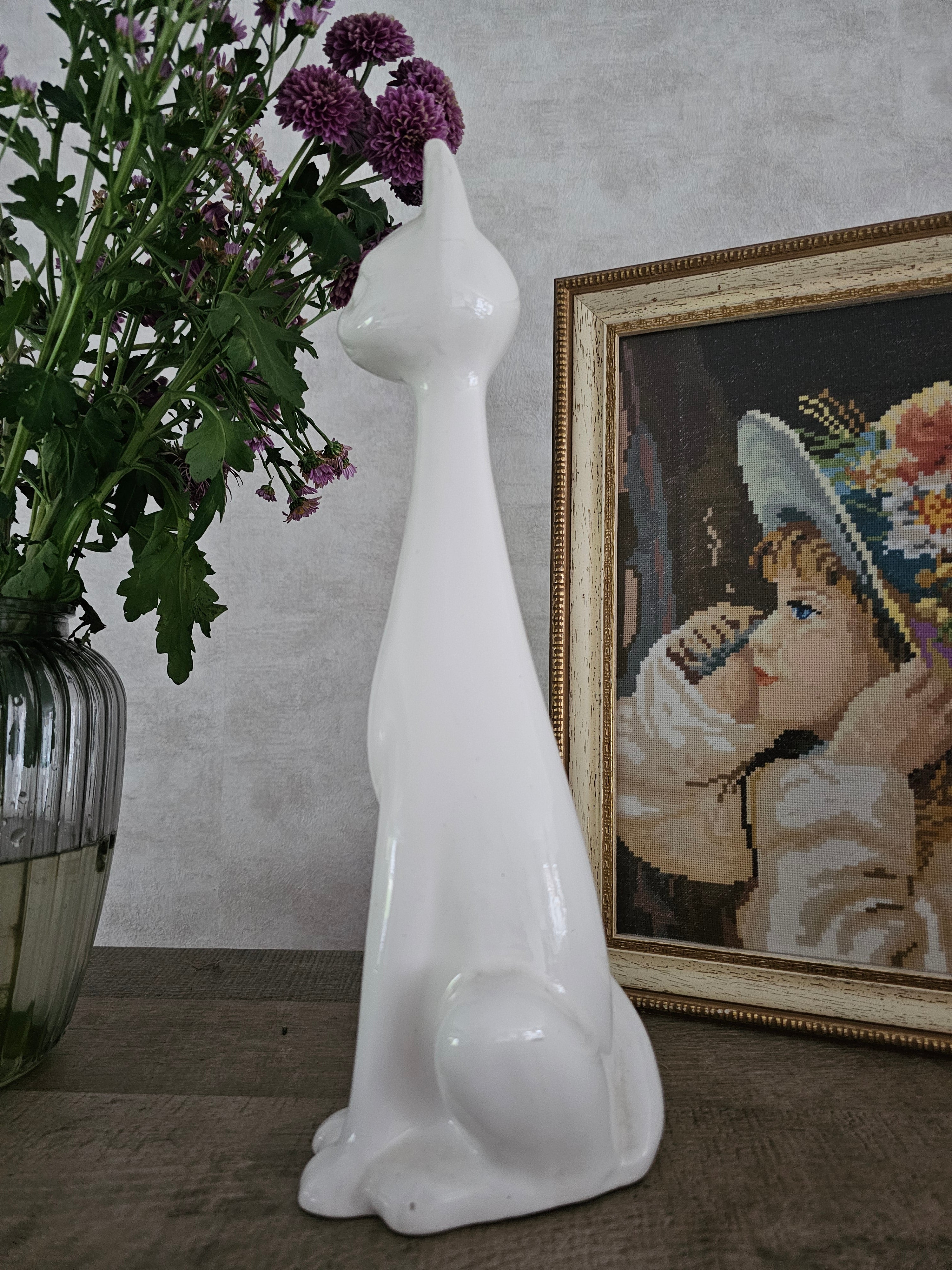 Vintage beeld witte langnek kat