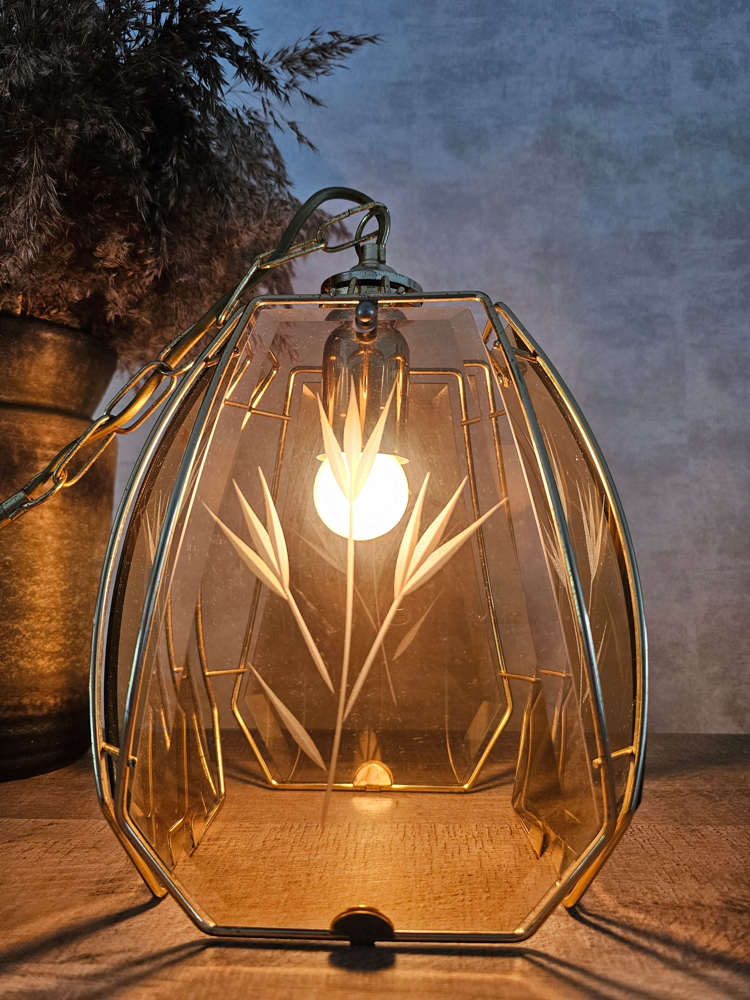 Vintage rookglas hanglamp Hollywood Regency