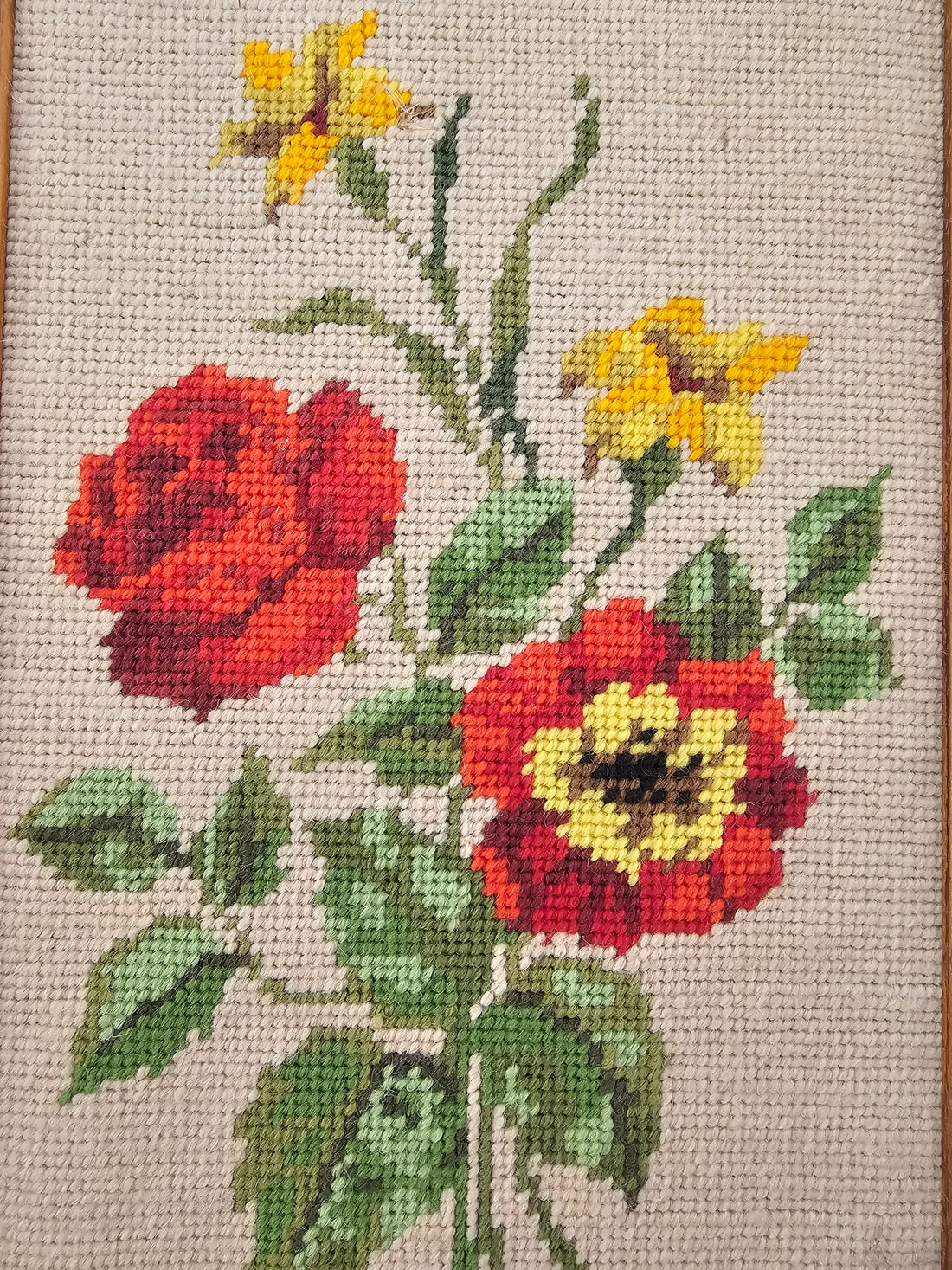 Handgeborduurd schilderij bloemen