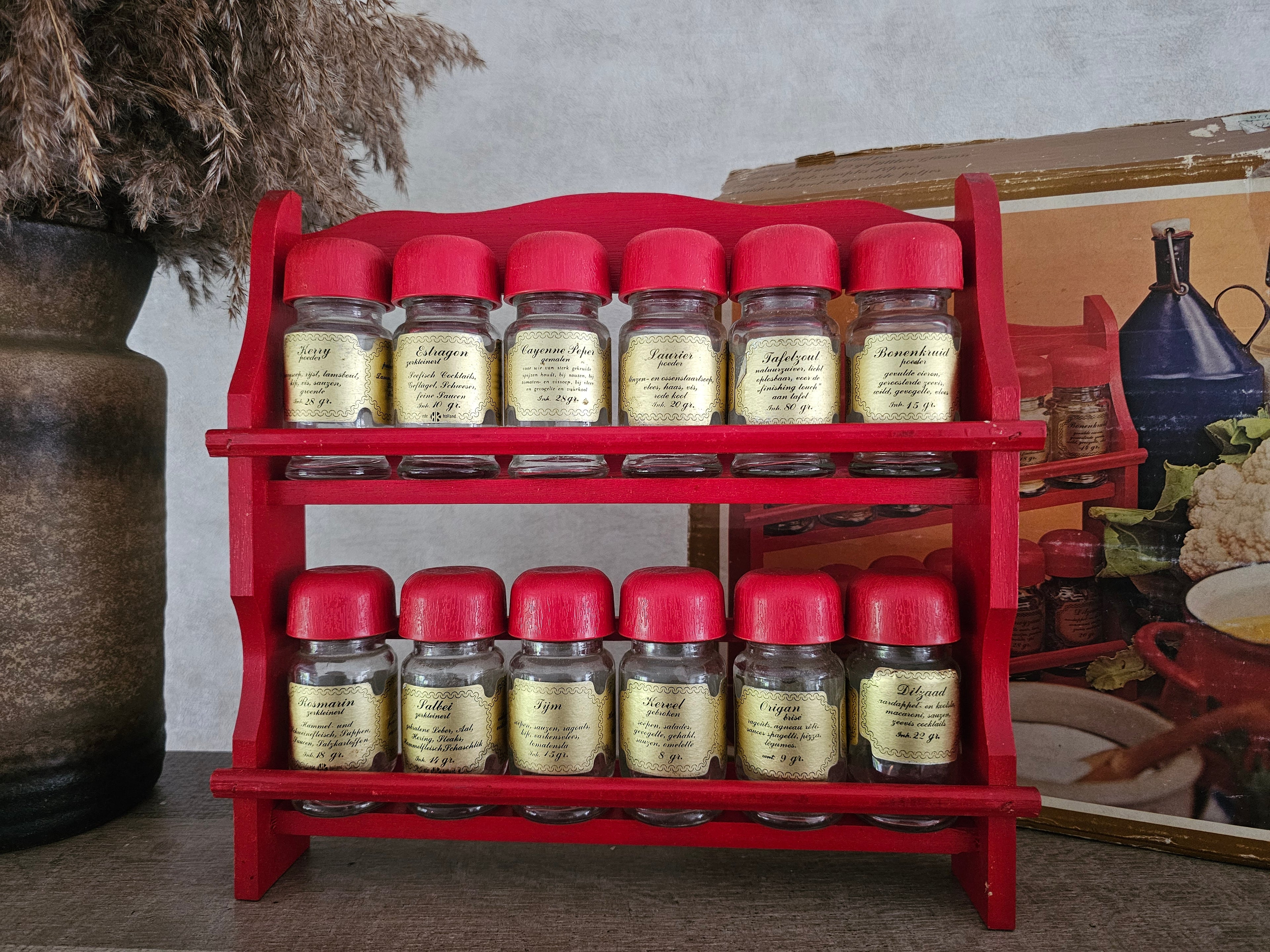 Vintage rood houten kruidenrek