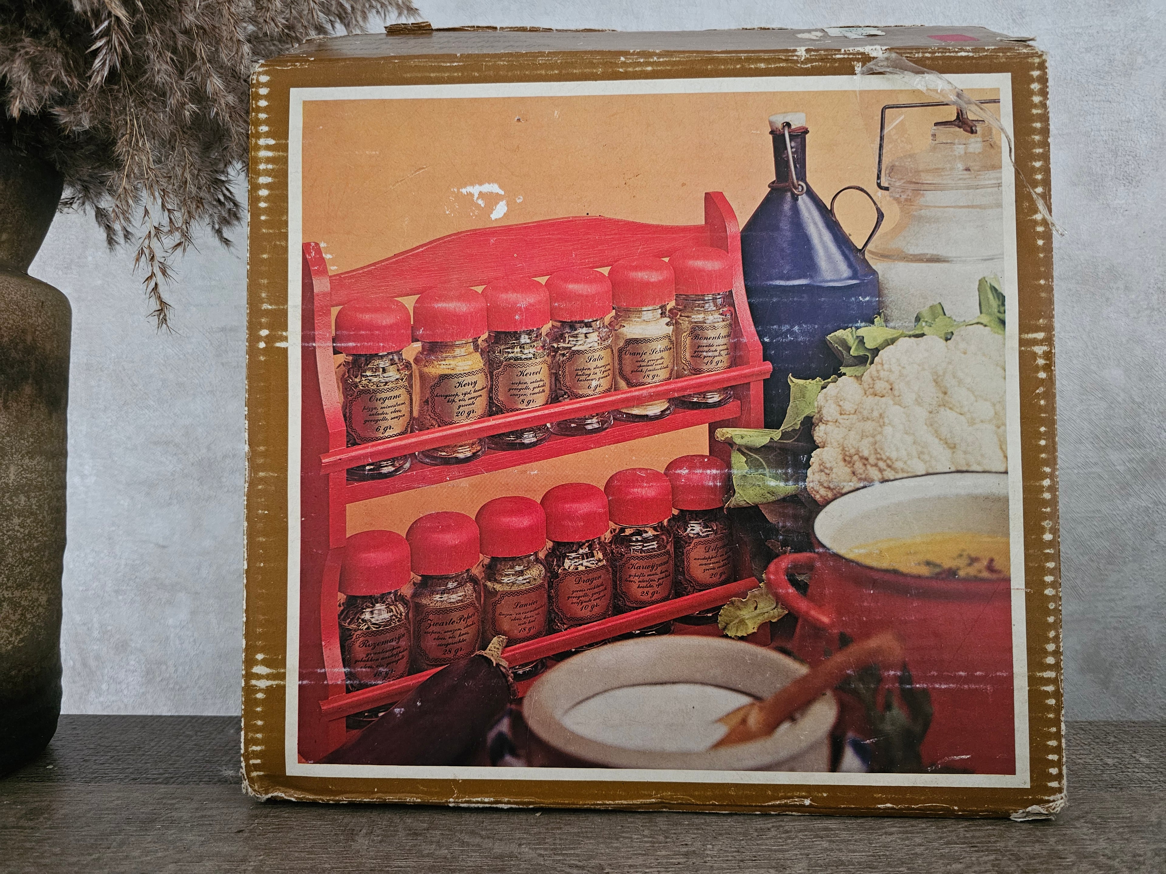 Vintage rood houten kruidenrek