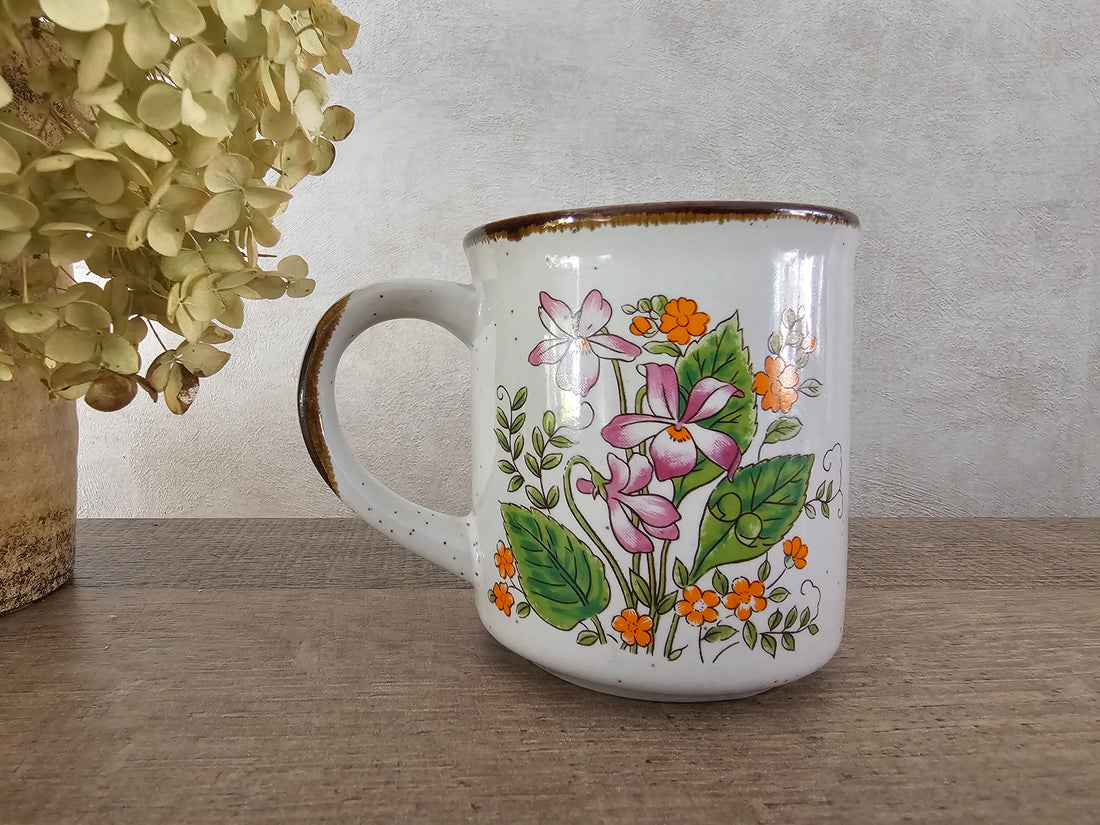 Vintage koffie beker wilde bloemen