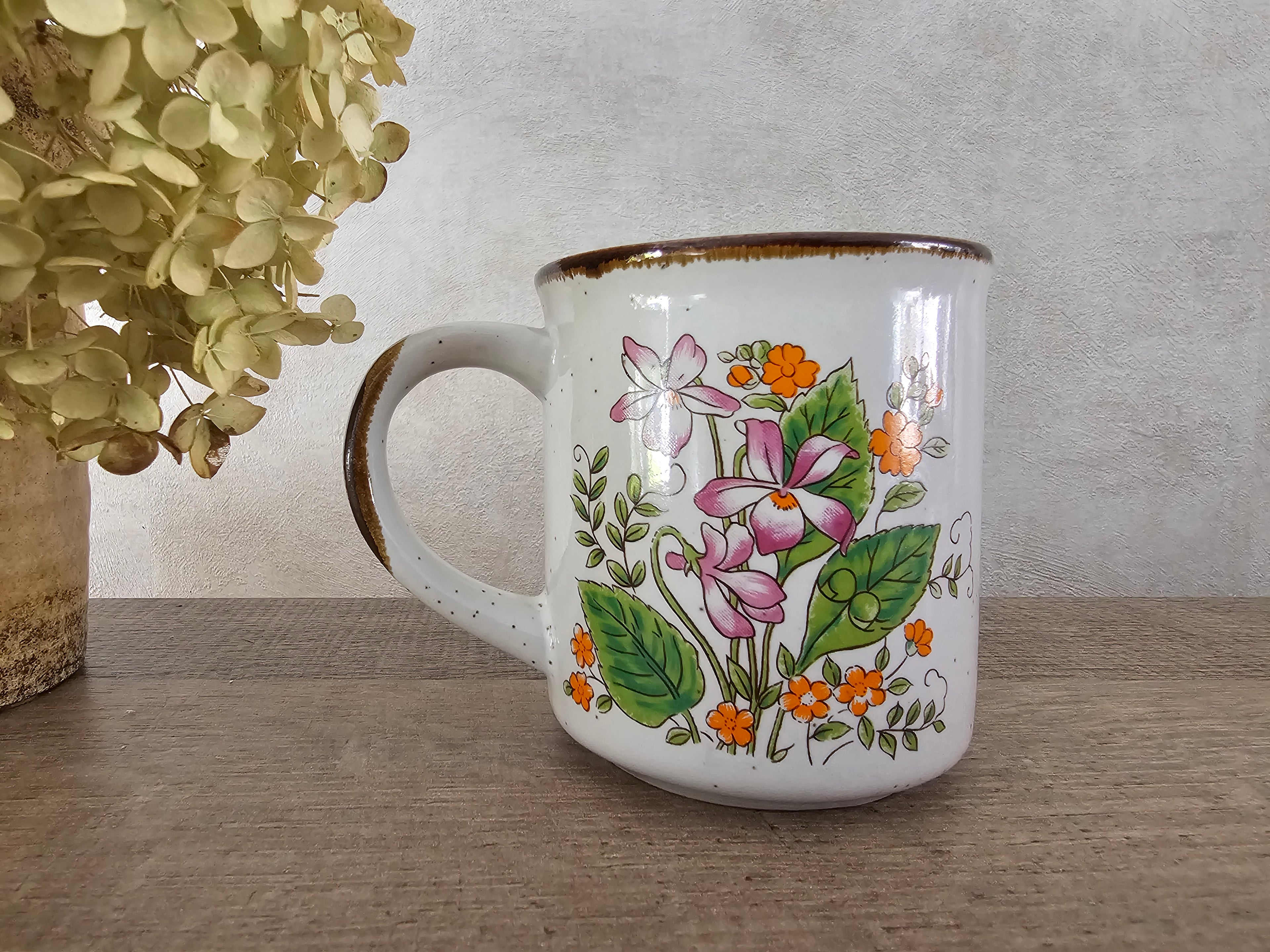Vintage koffie beker wilde bloemen