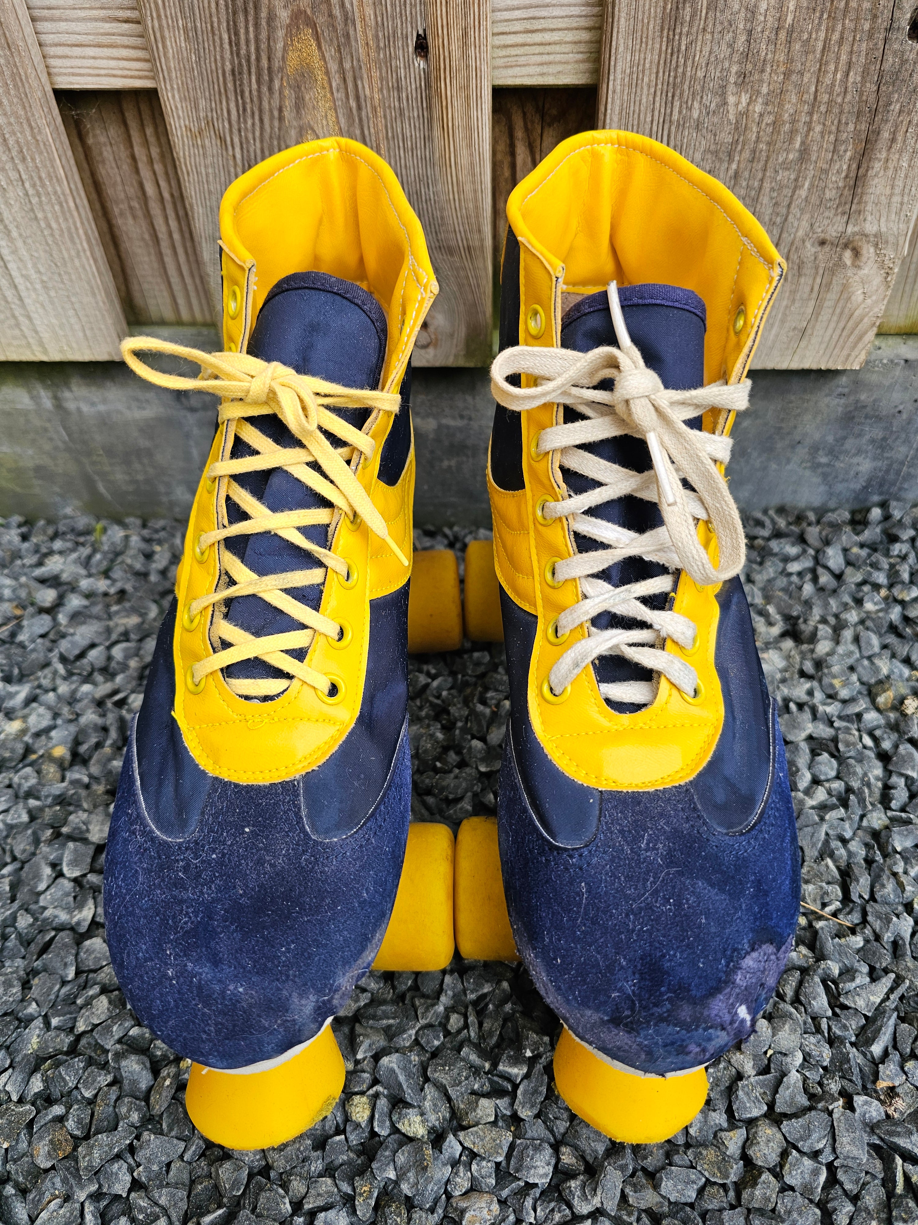Jaren 80 rolschaatsen blauw geel maat 40