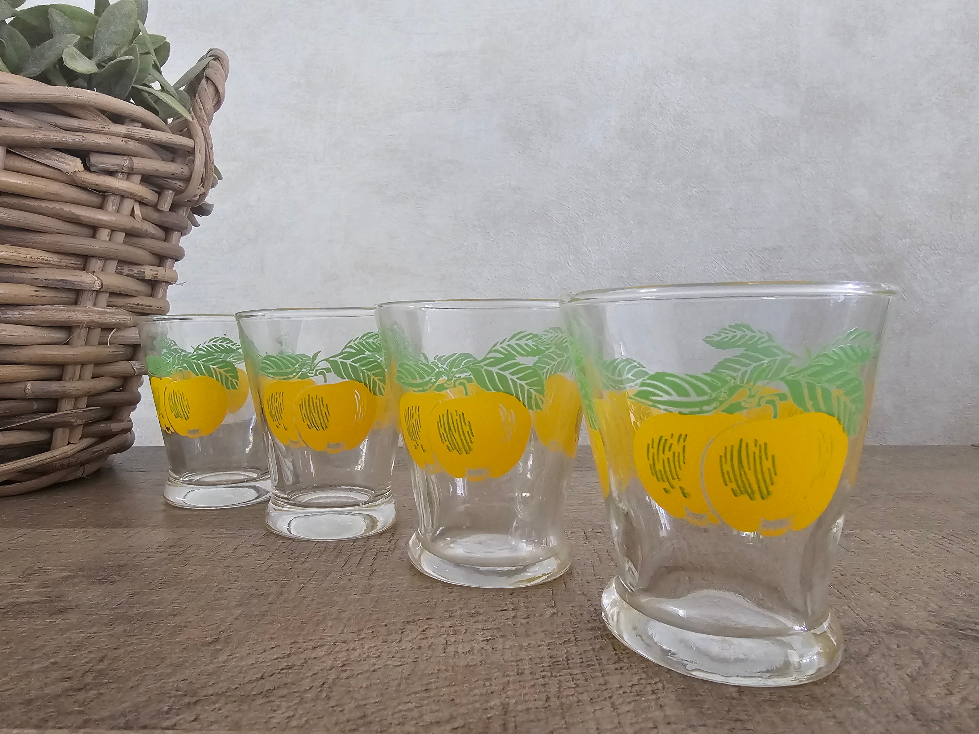 Vintage sapglazen abrikozen