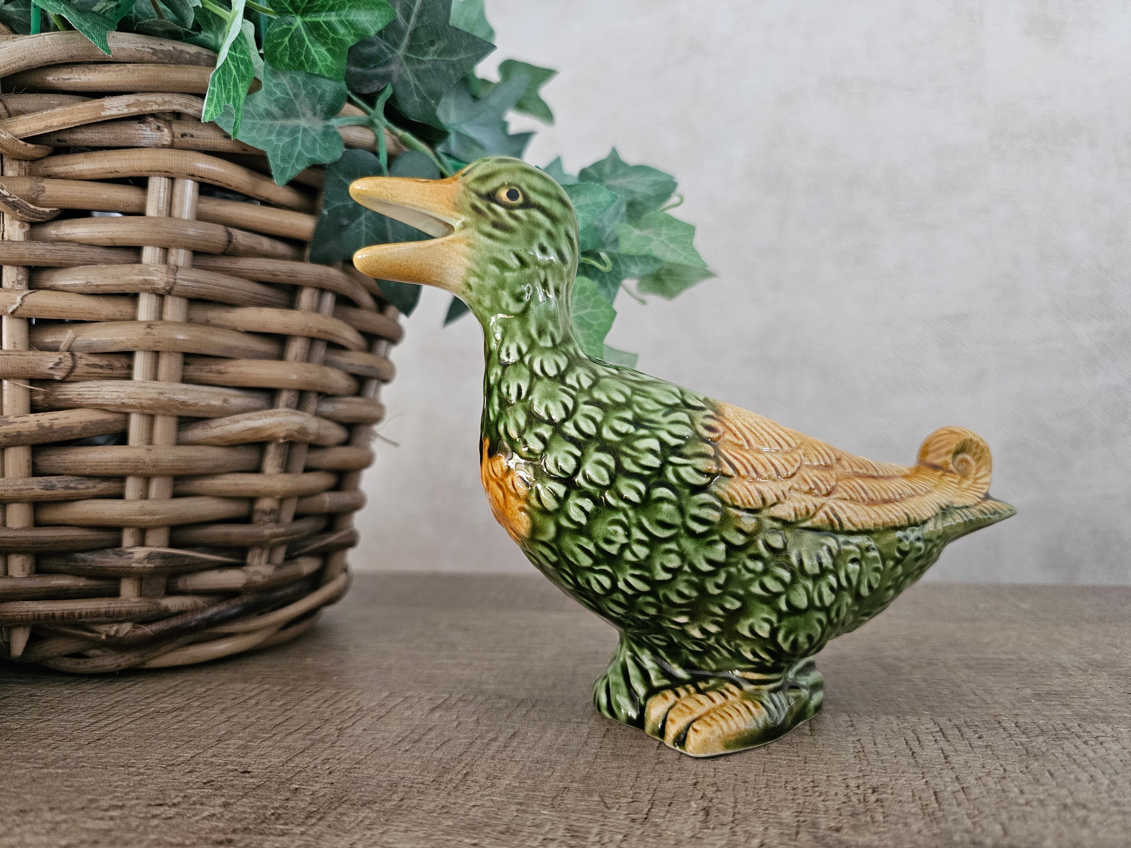 Keramiek vogel sauskom juskom