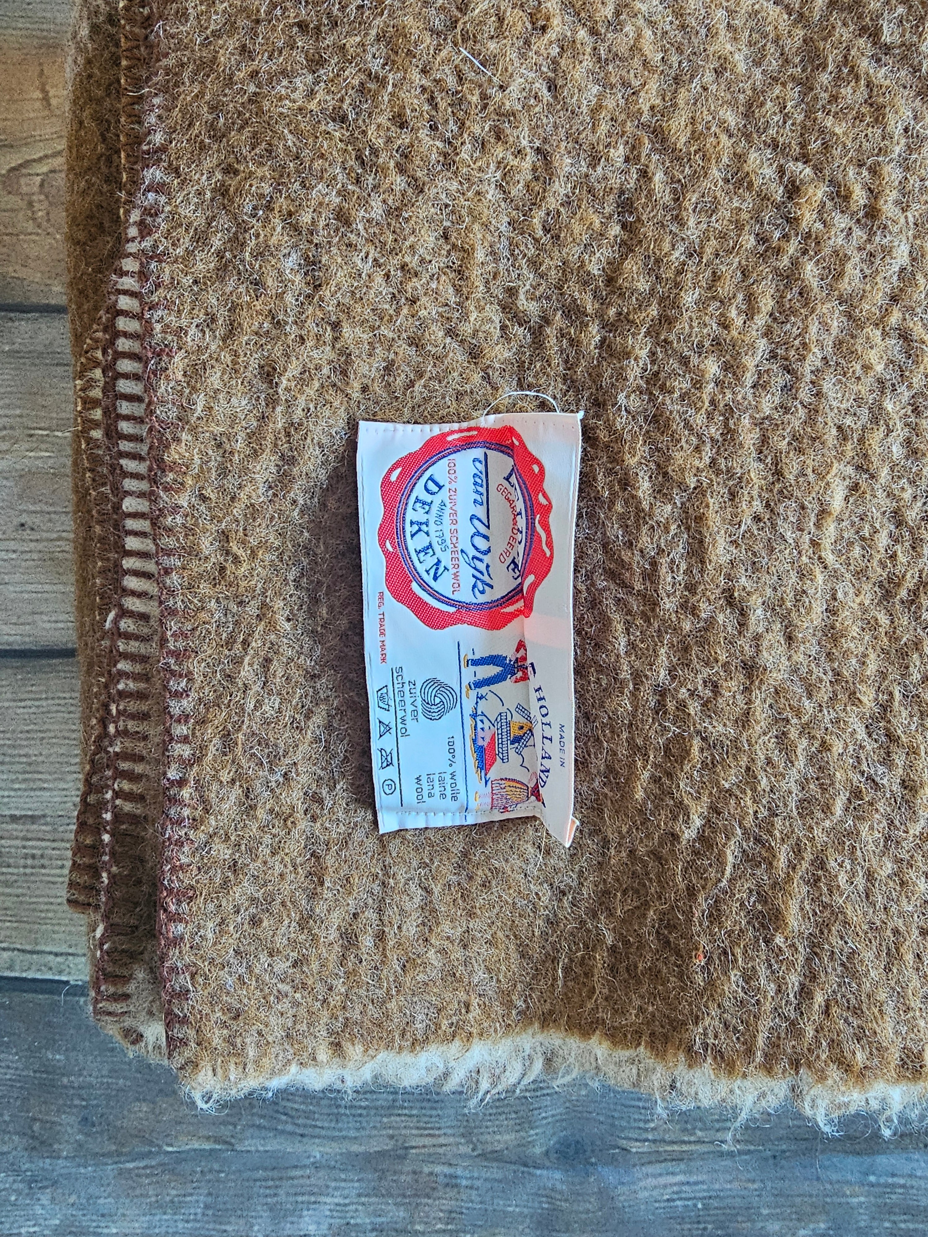 Leidse van Wijk wollen deken bruin beige bloemen