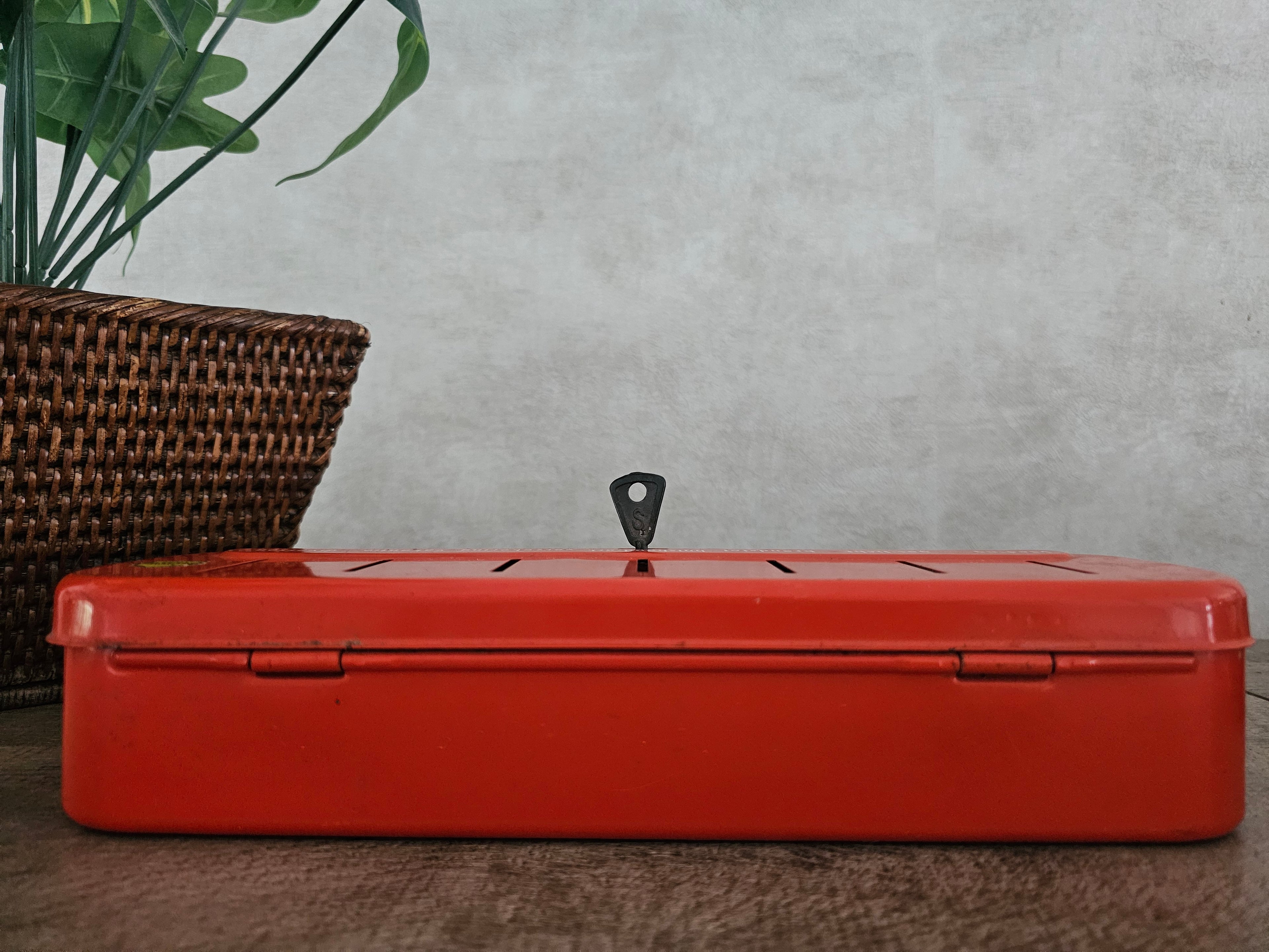 Brabantia oranje geldkistje met sleutel