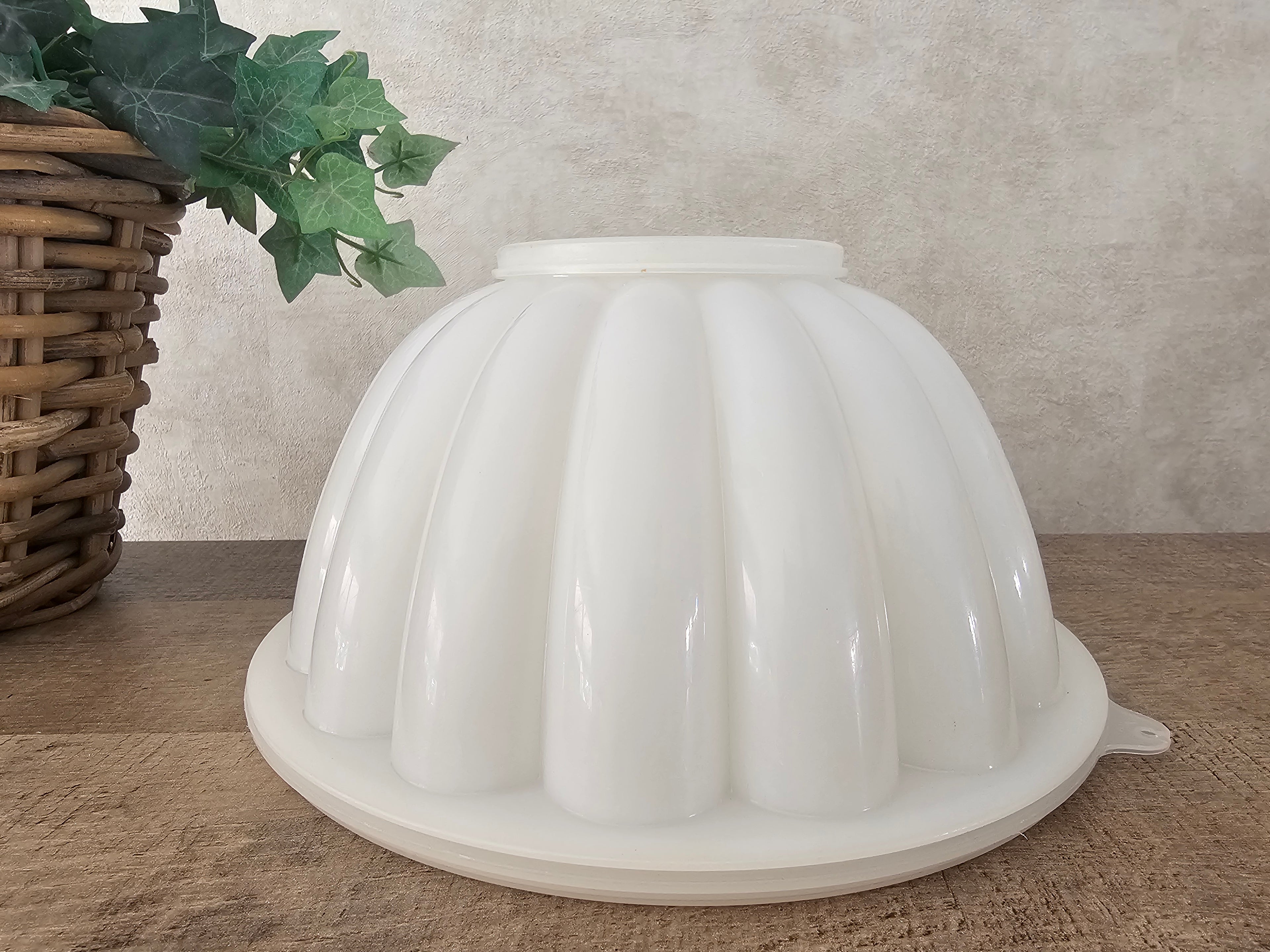 Tupperware witte puddingvorm 24 cm