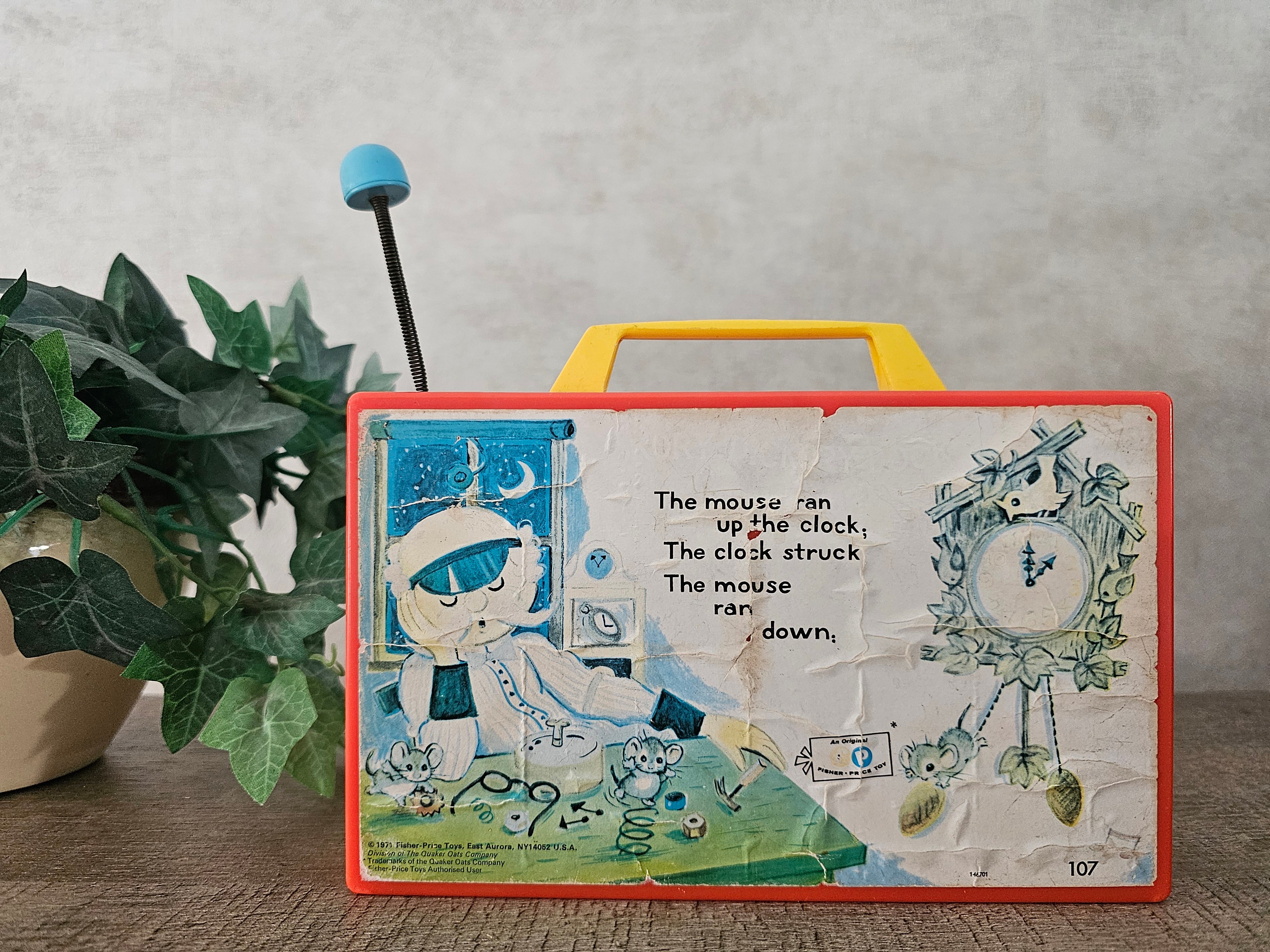 Fisher price vintage muziekdoosje met klok