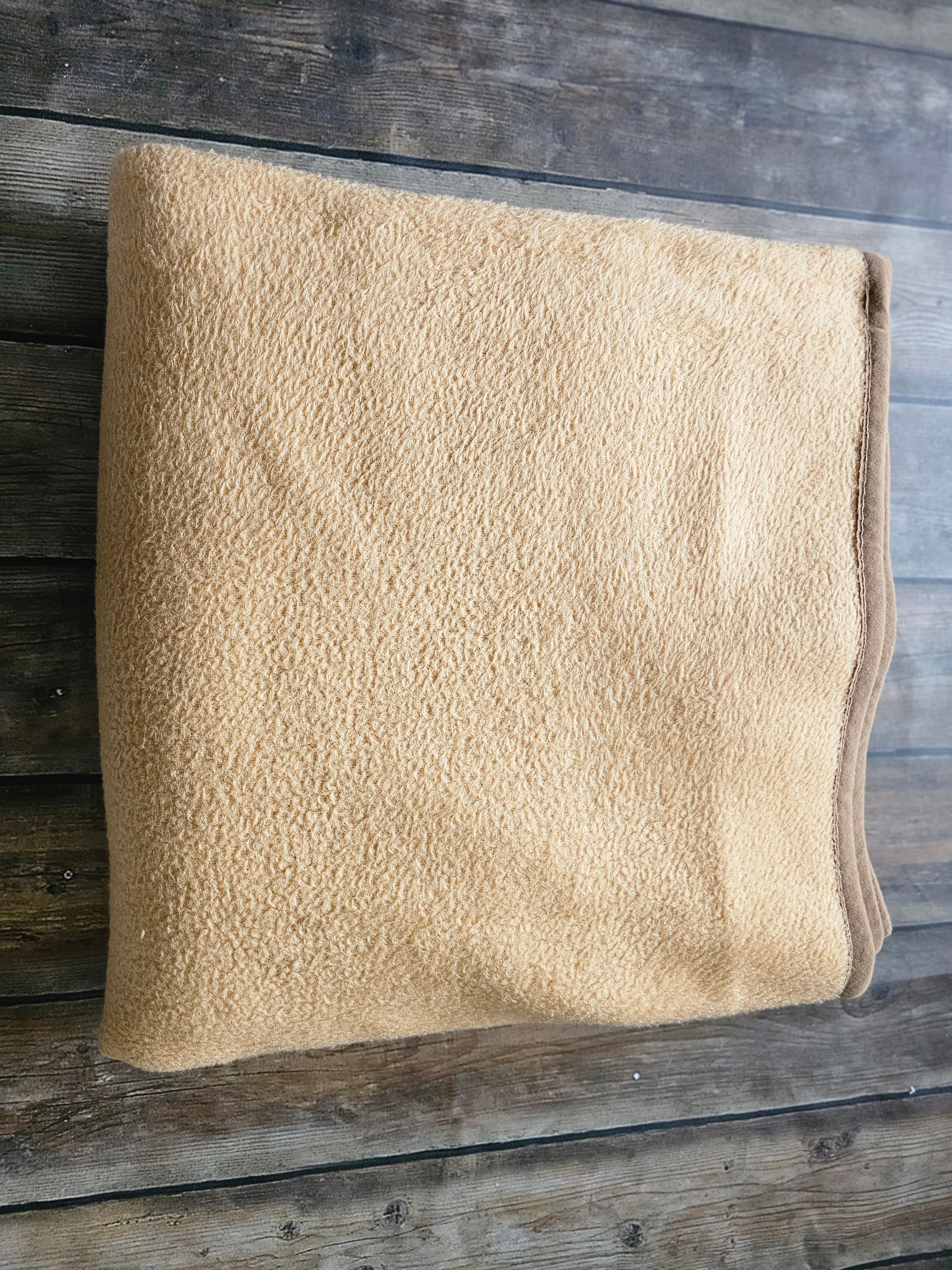 Tetem Dralon bruine / beige deken 230 x 217 cm