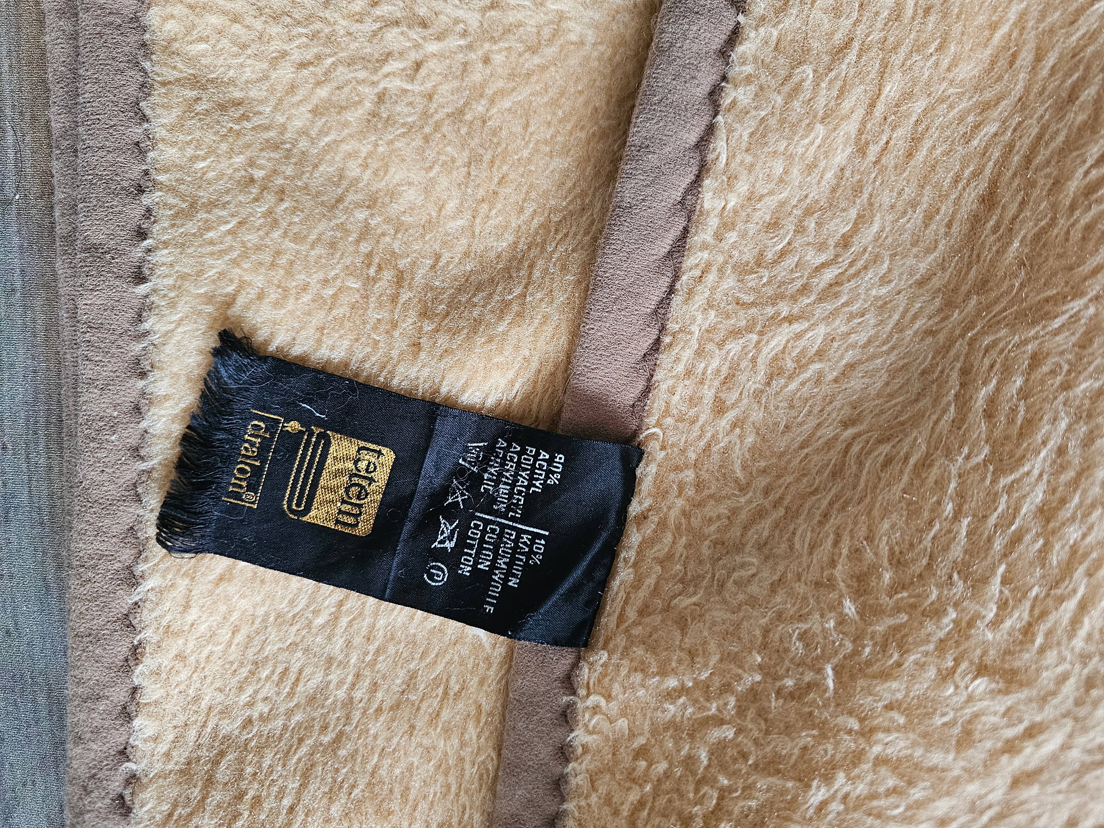 Tetem Dralon bruine / beige deken 230 x 217 cm