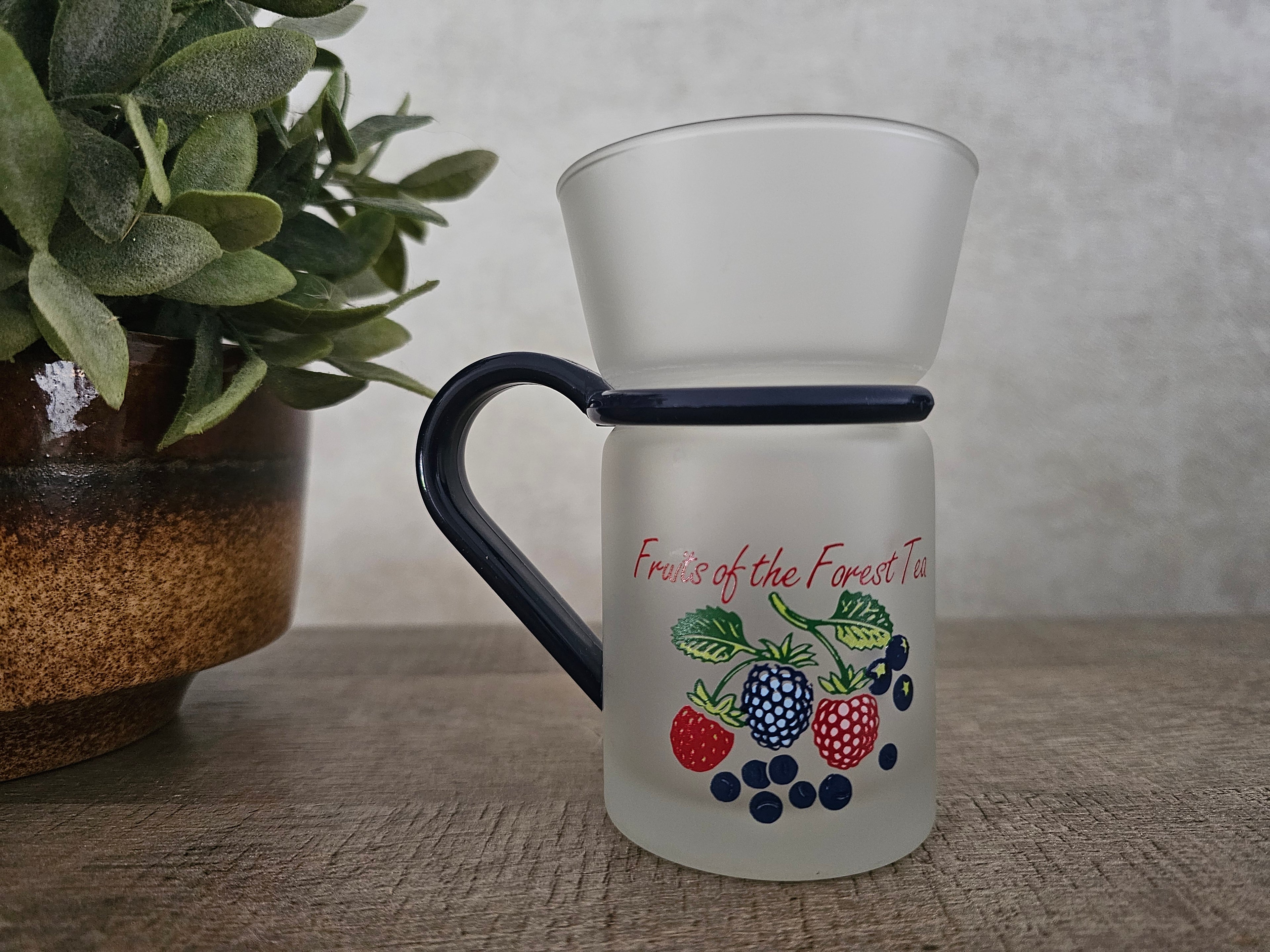Thee beker matglas bosvruchten